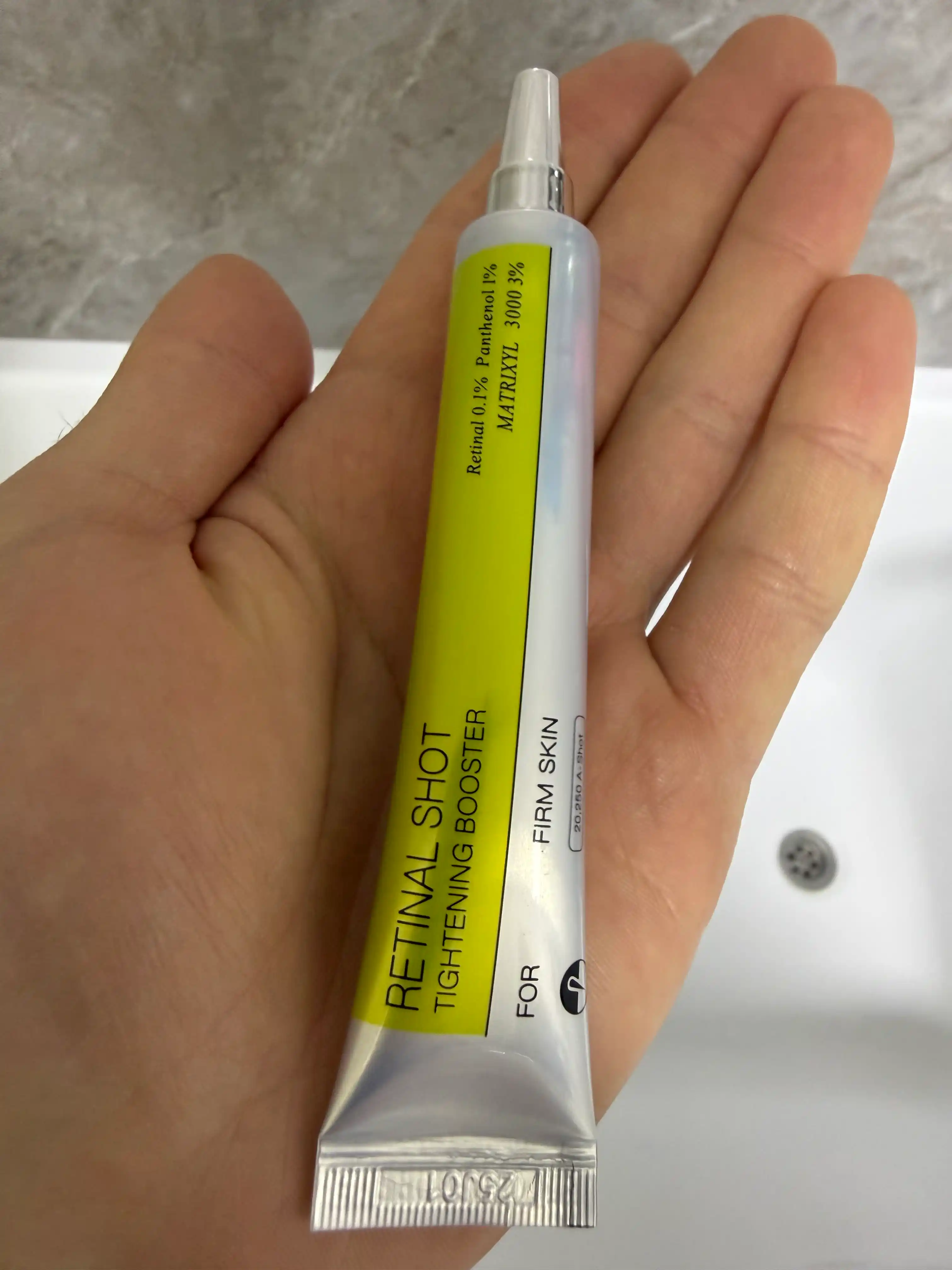 Yuz uchun retinal, peptidlar va pantenolli krem-buster, 15 ml