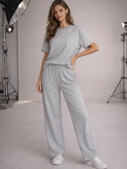 Ayollar uchun zamonaviy ikki qismli kostyumi – oversize va qulay modellar to`plami