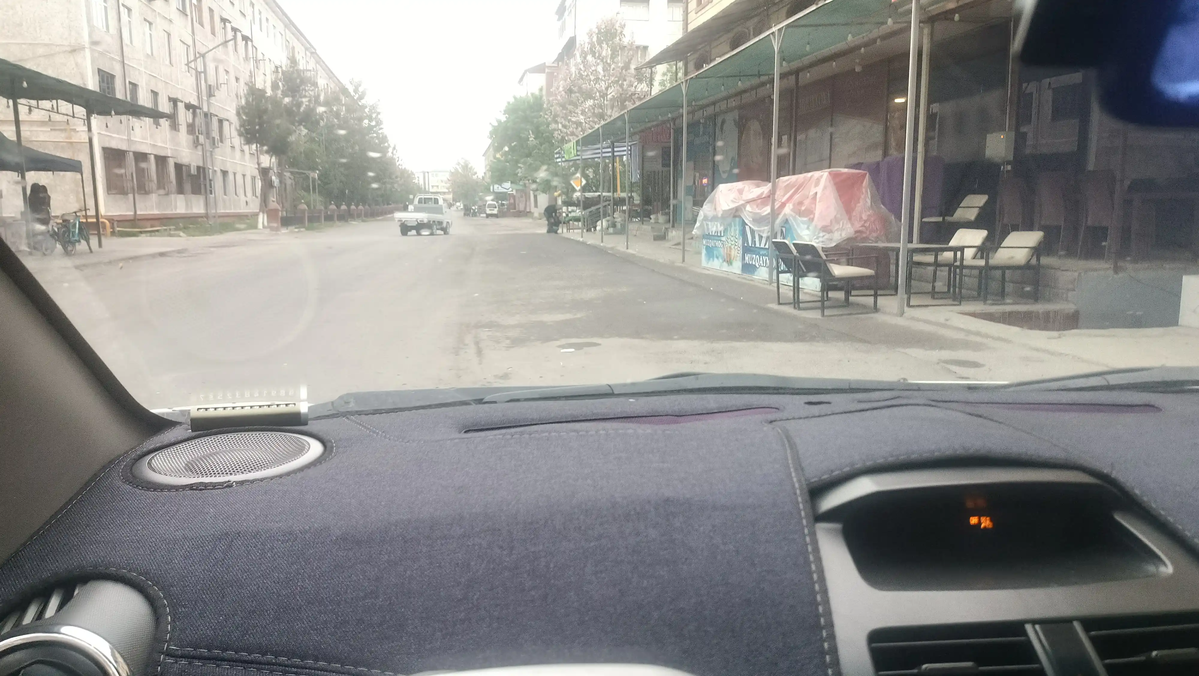 Автомобильные торпедные коврики материал из джинсы. (Шотландка)