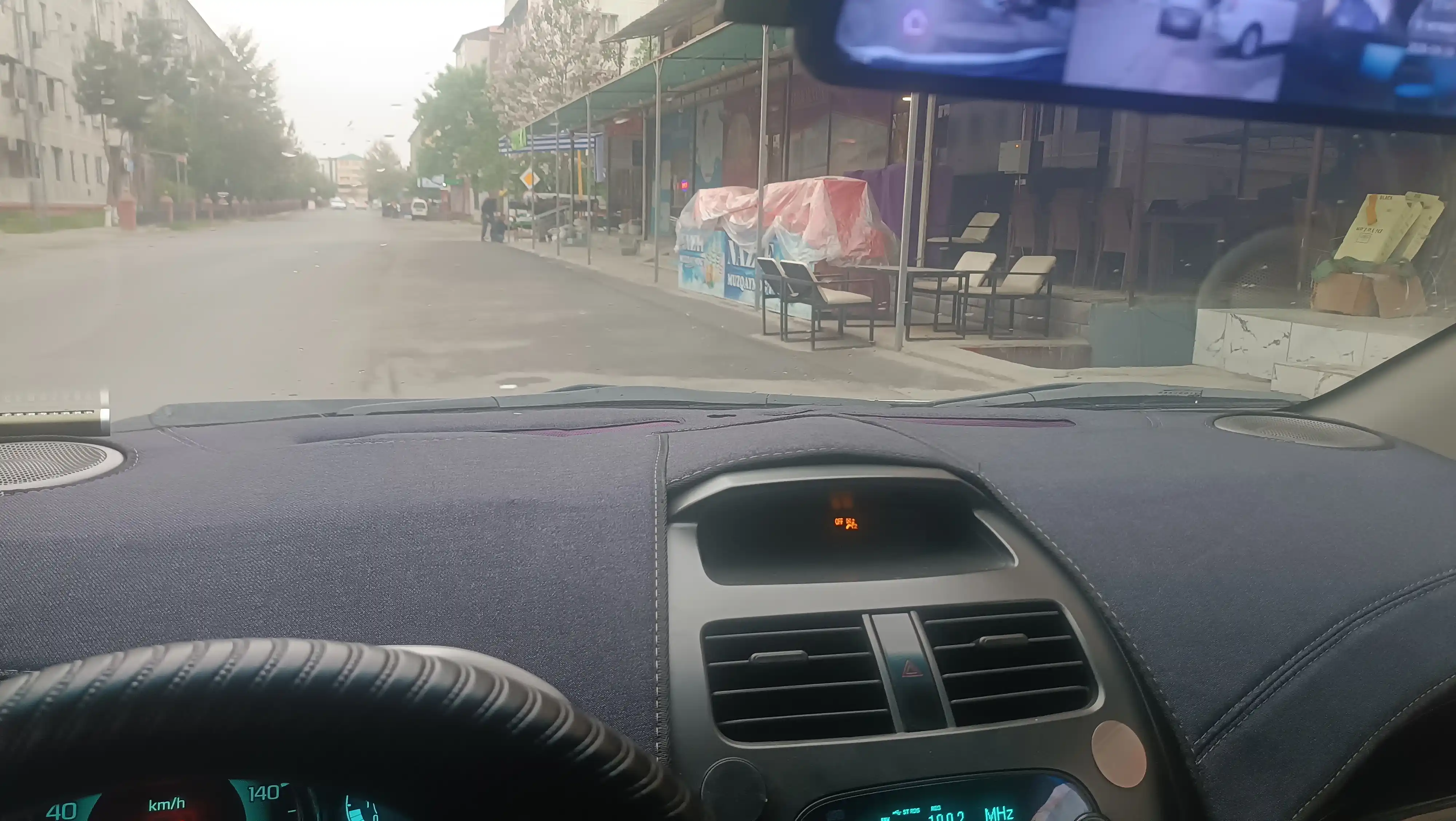 Автомобильные торпедные коврики материал из джинсы. (Шотландка)