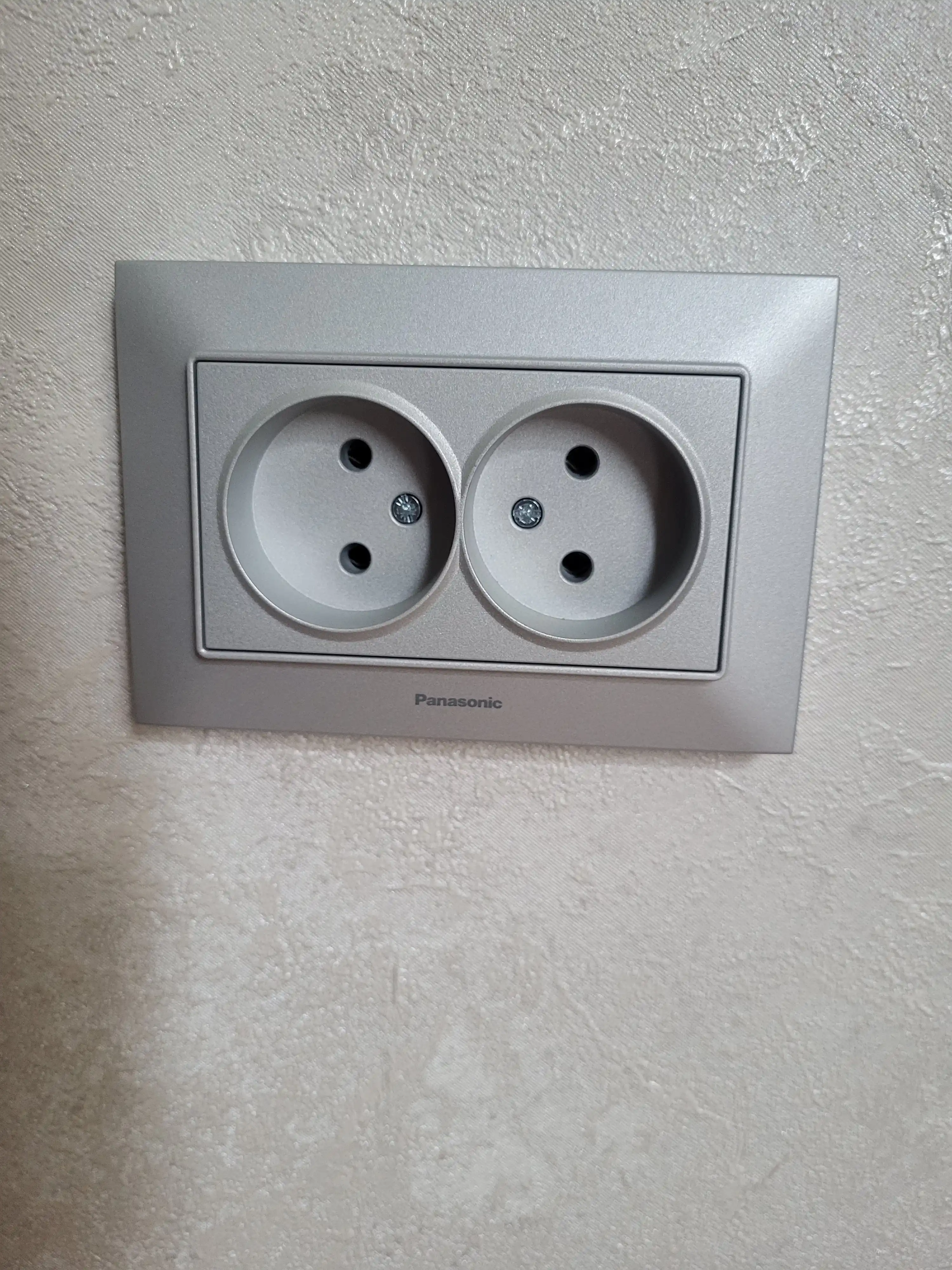 Ikki karra ichki elektr rozetka 16A 220V IP20 – kvadrat dizayn