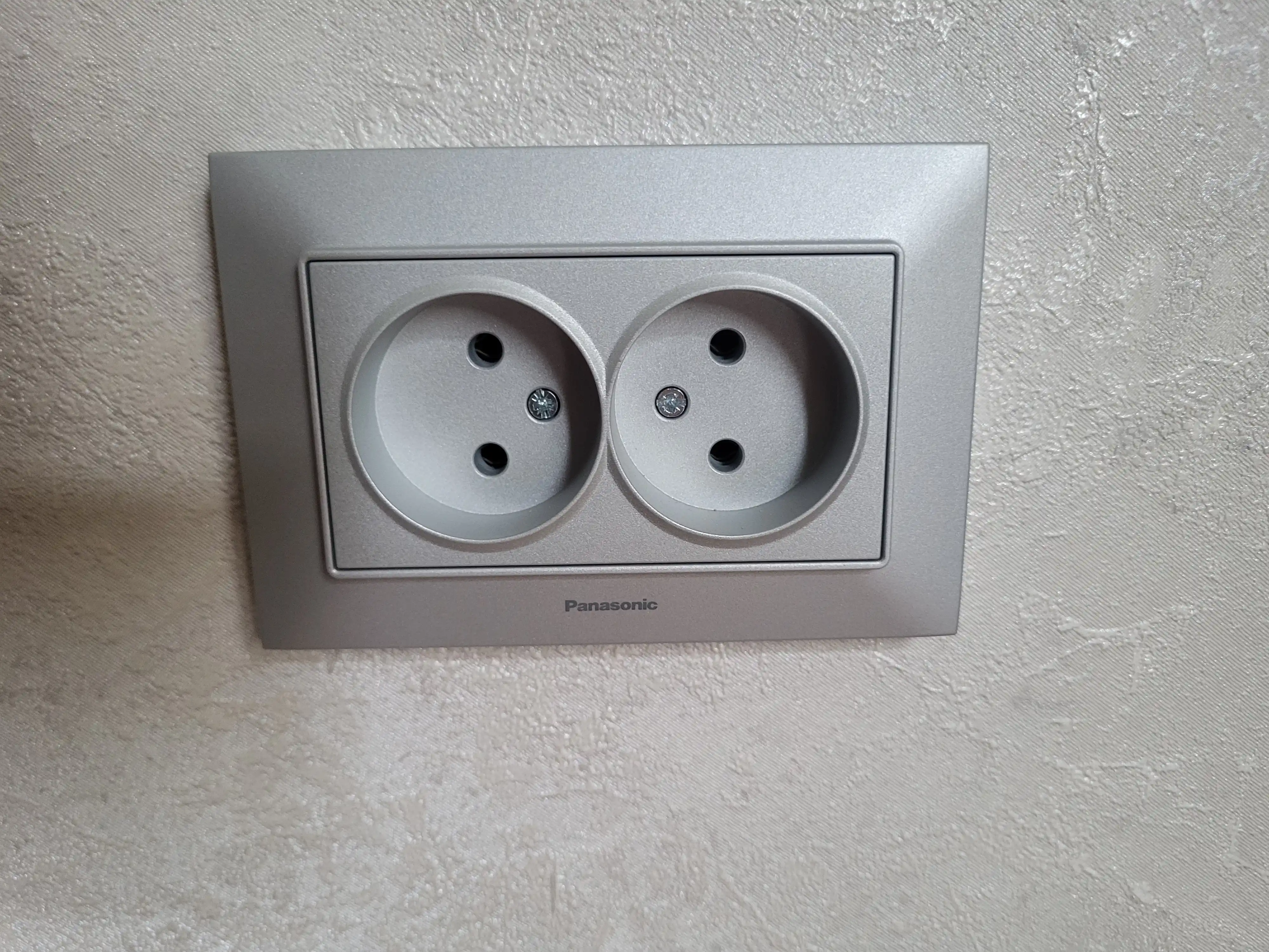 Ikki karra ichki elektr rozetka 16A 220V IP20 – kvadrat dizayn