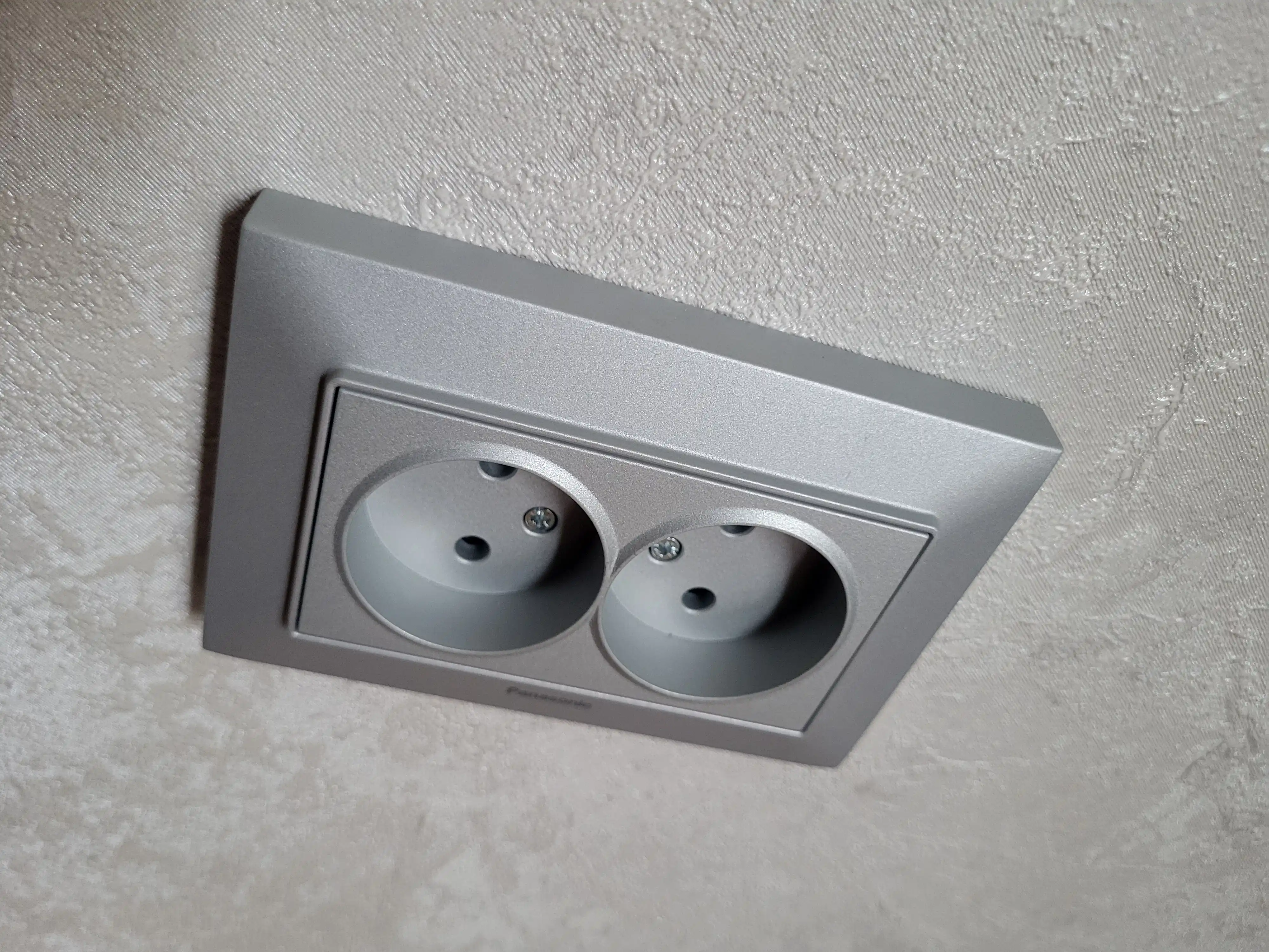 Ikki karra ichki elektr rozetka 16A 220V IP20 – kvadrat dizayn