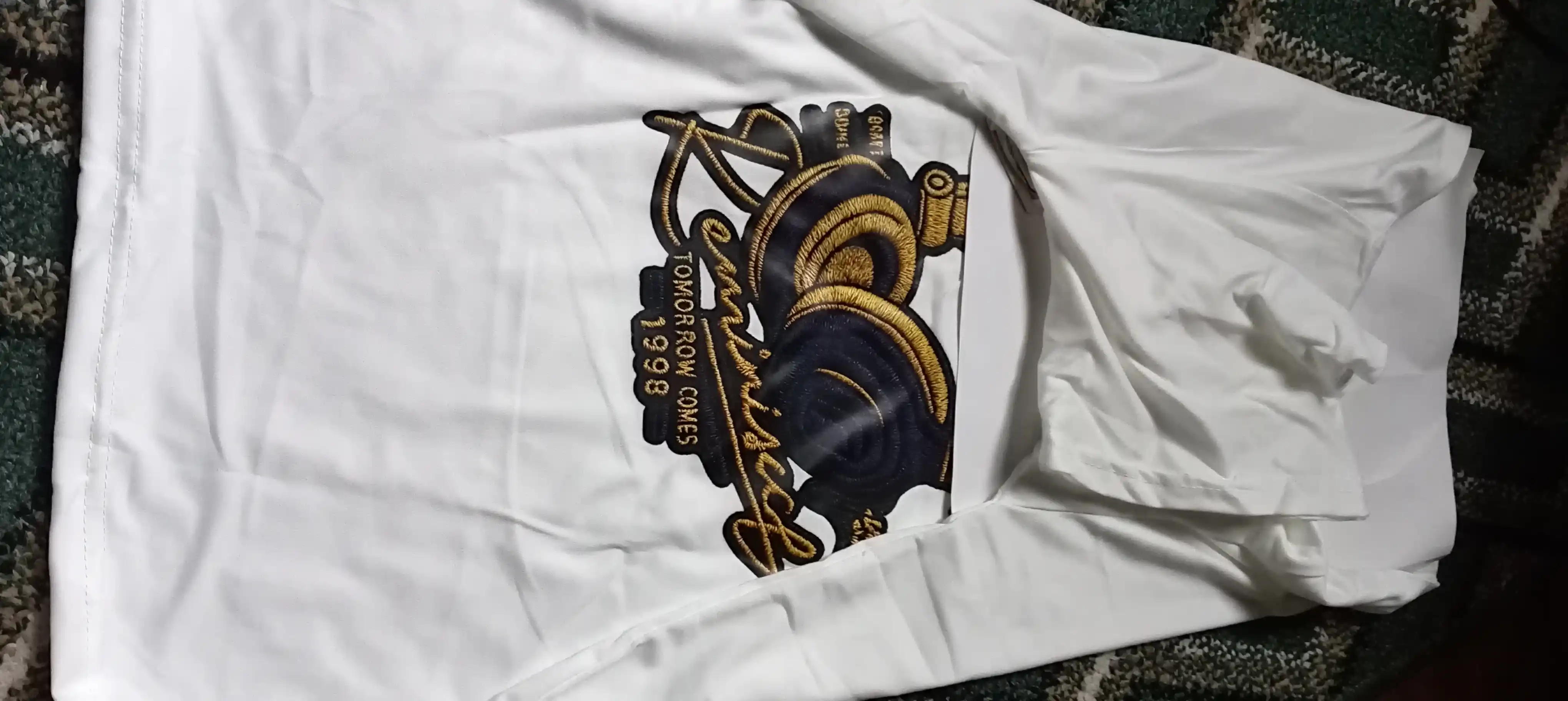 Ayollar oversize futbolkasi, futbolka ayollar uchun