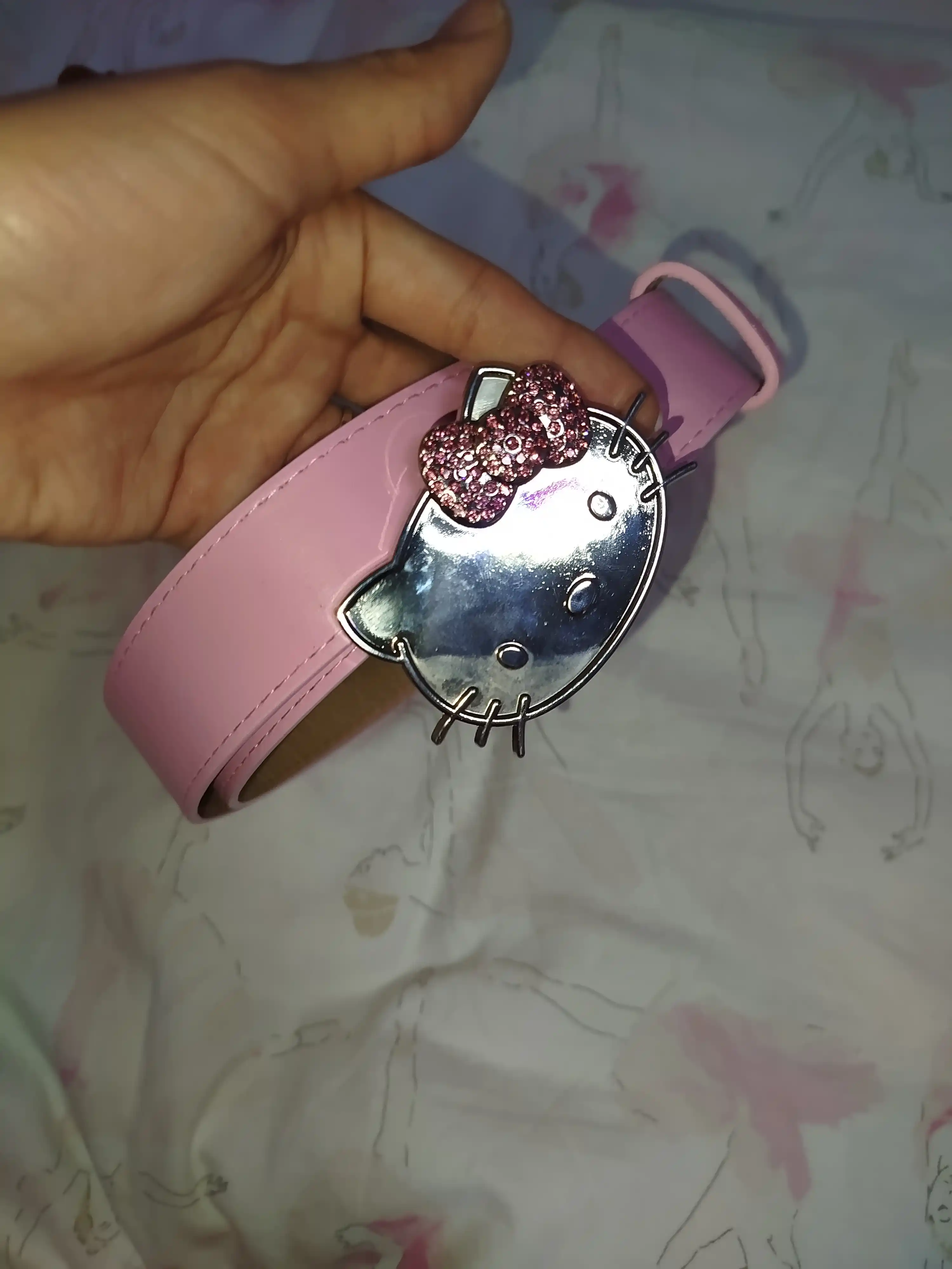 Ayollar kamarlari, y2k drayn, Hello Kitty