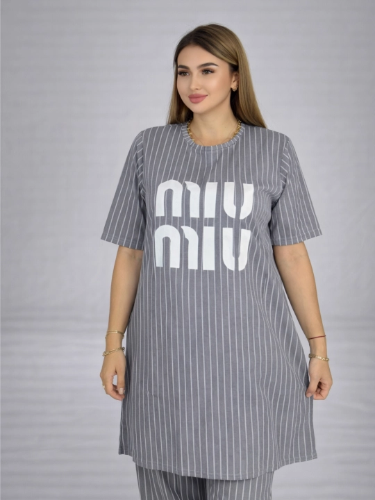 Ayollar uchun ikkilik, tunika va shim