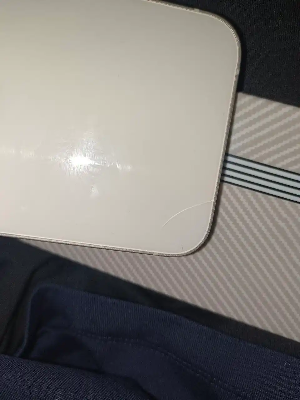 Карбоновый чехол для iPhone 11–16 Pro и Pro Max