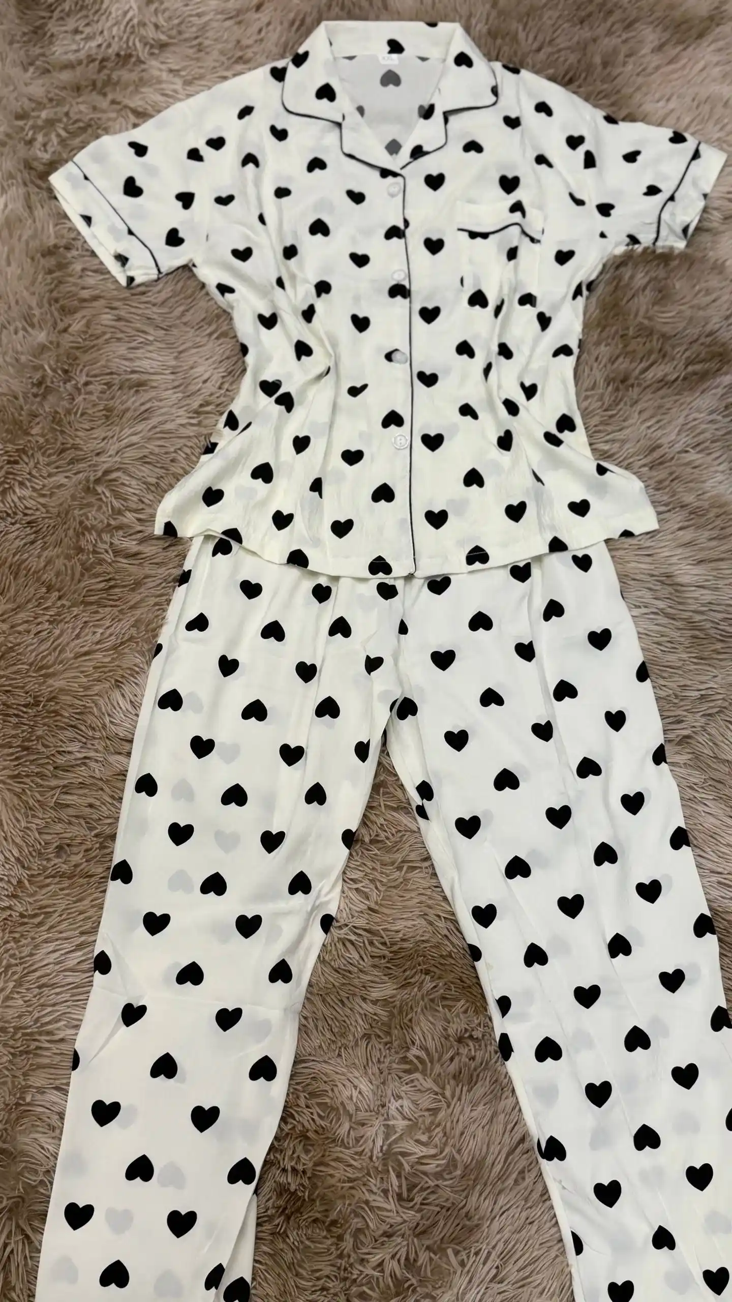 Ayollar pijamasi