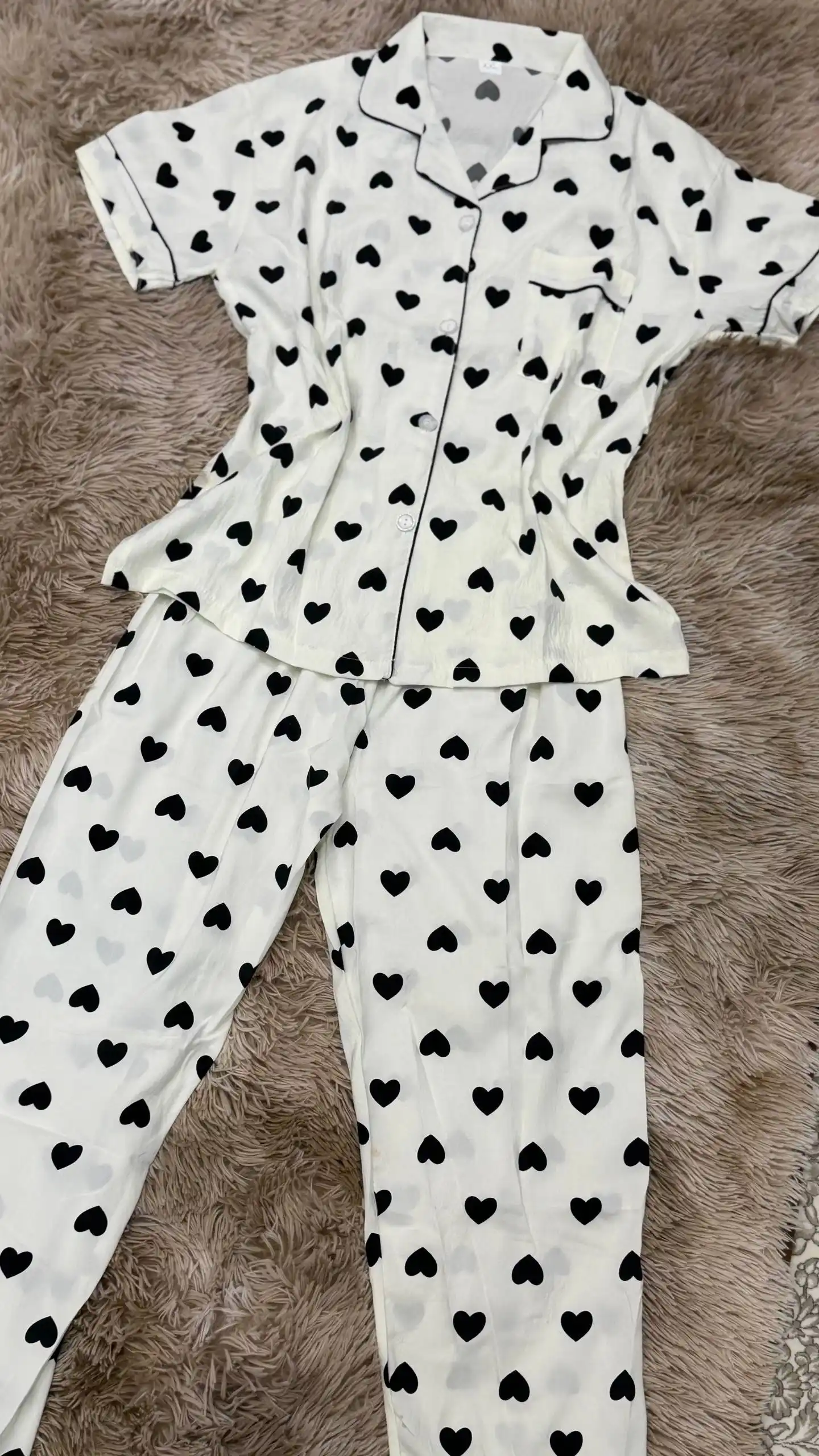 Ayollar pijamasi