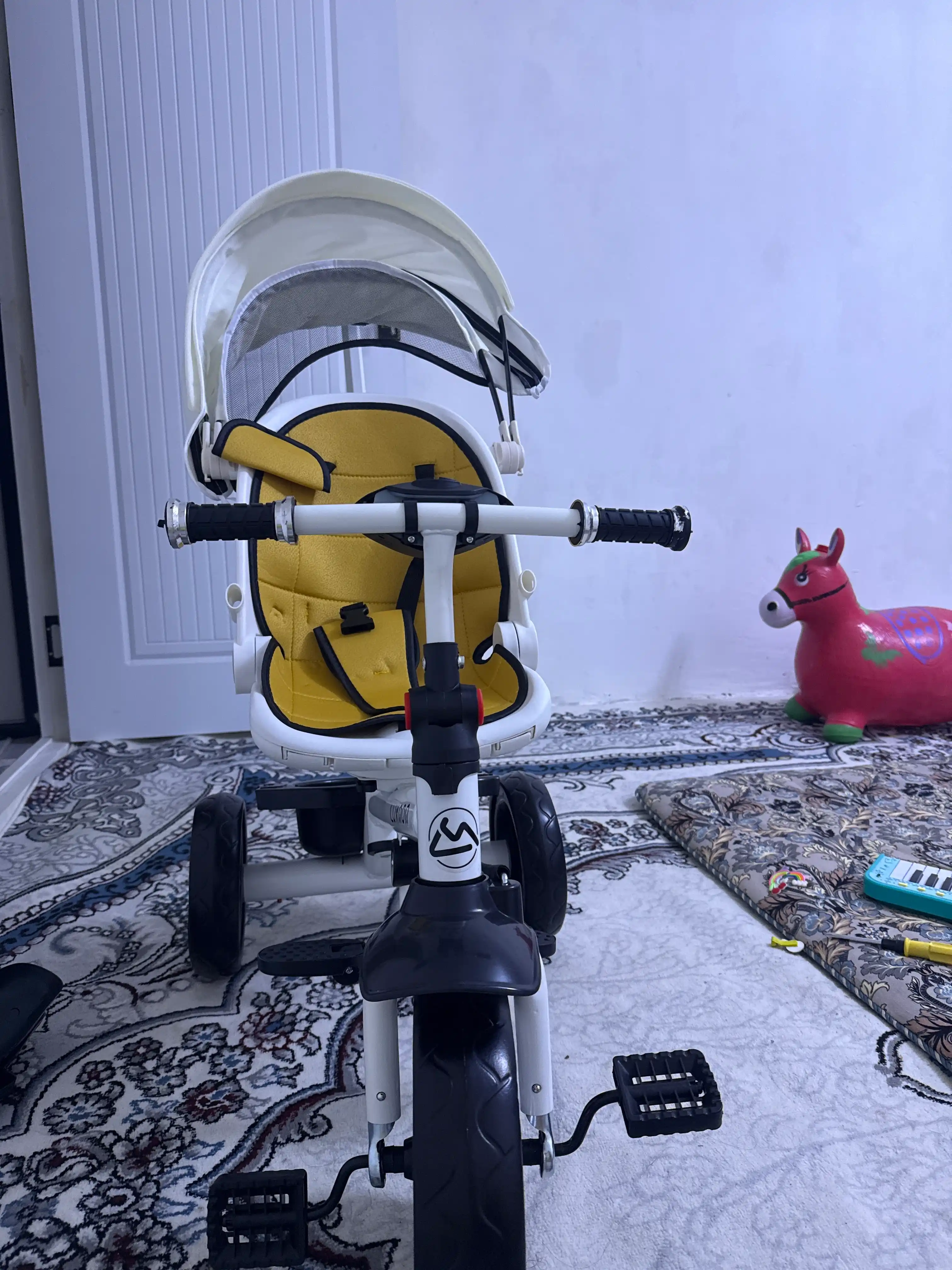 Velosiped aravachasi, 3 g'ildirakli, 360 aylanadigan o'rindiq bilan