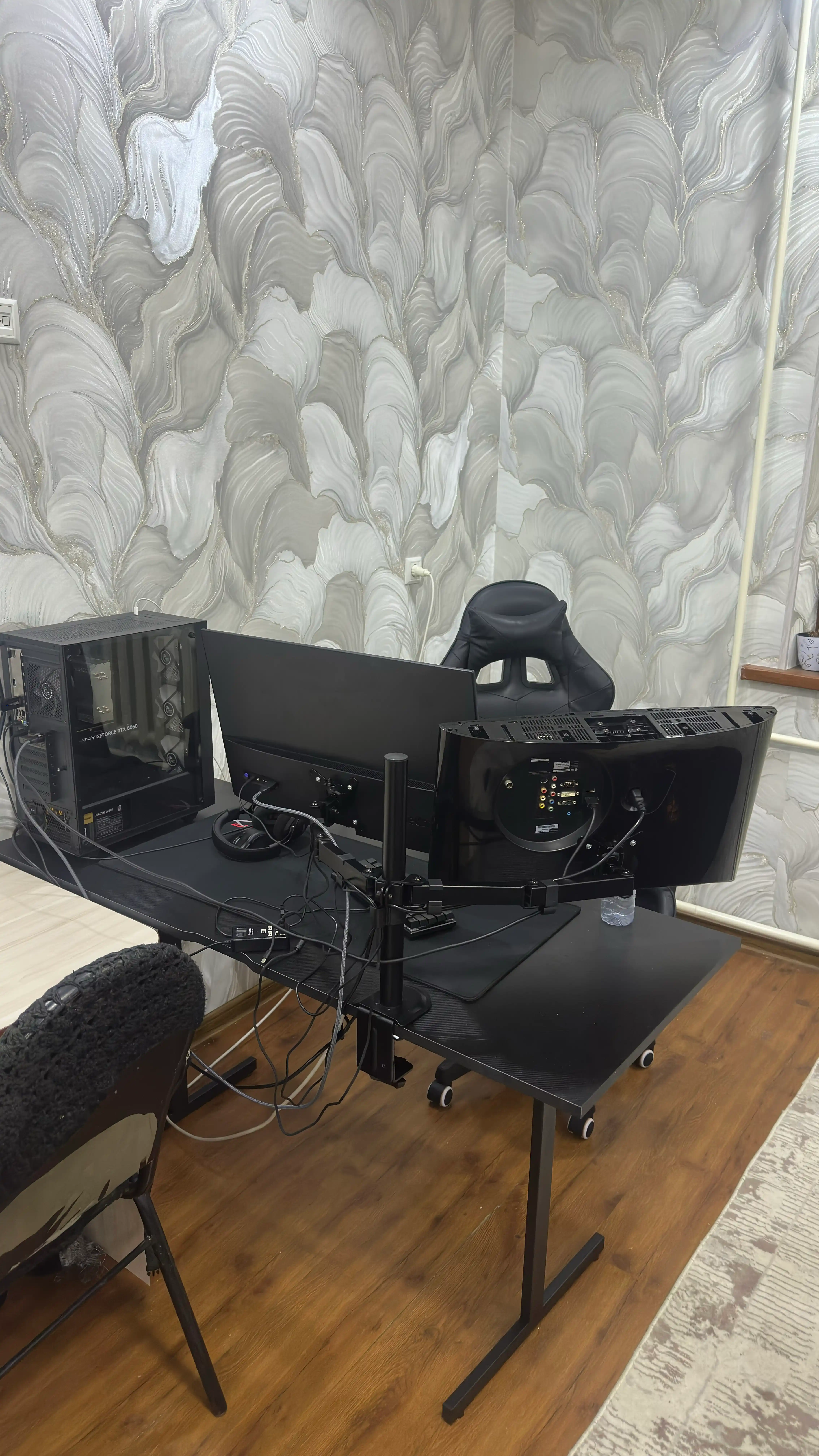 2E 17-32 sozlanadigan burchakli monitor uchun stol kronshteyni, ofis uchun