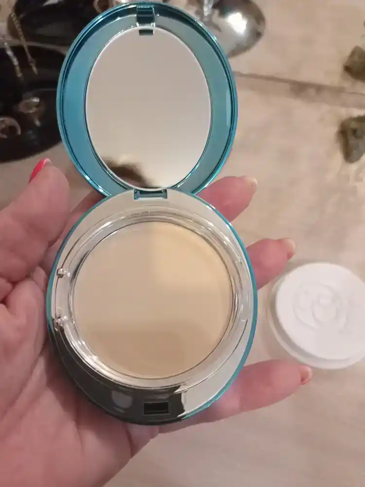 Пудра для лица матирующая Enough компактная Collagen 3в1, фиксирует макияж