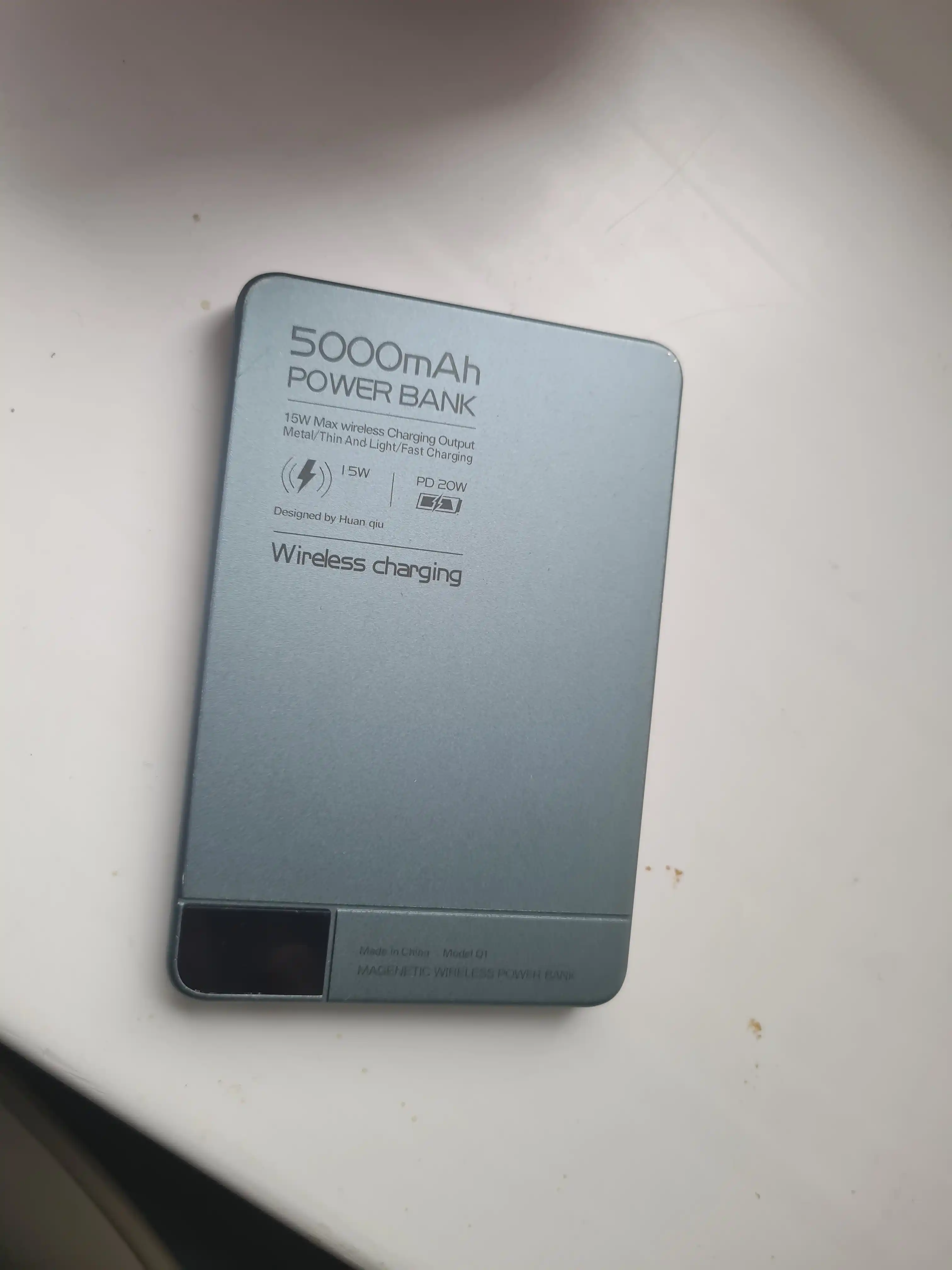 Simsiz tashqi akkumulyator MagSafe Power Bank, yupqa va zaryad ko'rsatkichi bilan