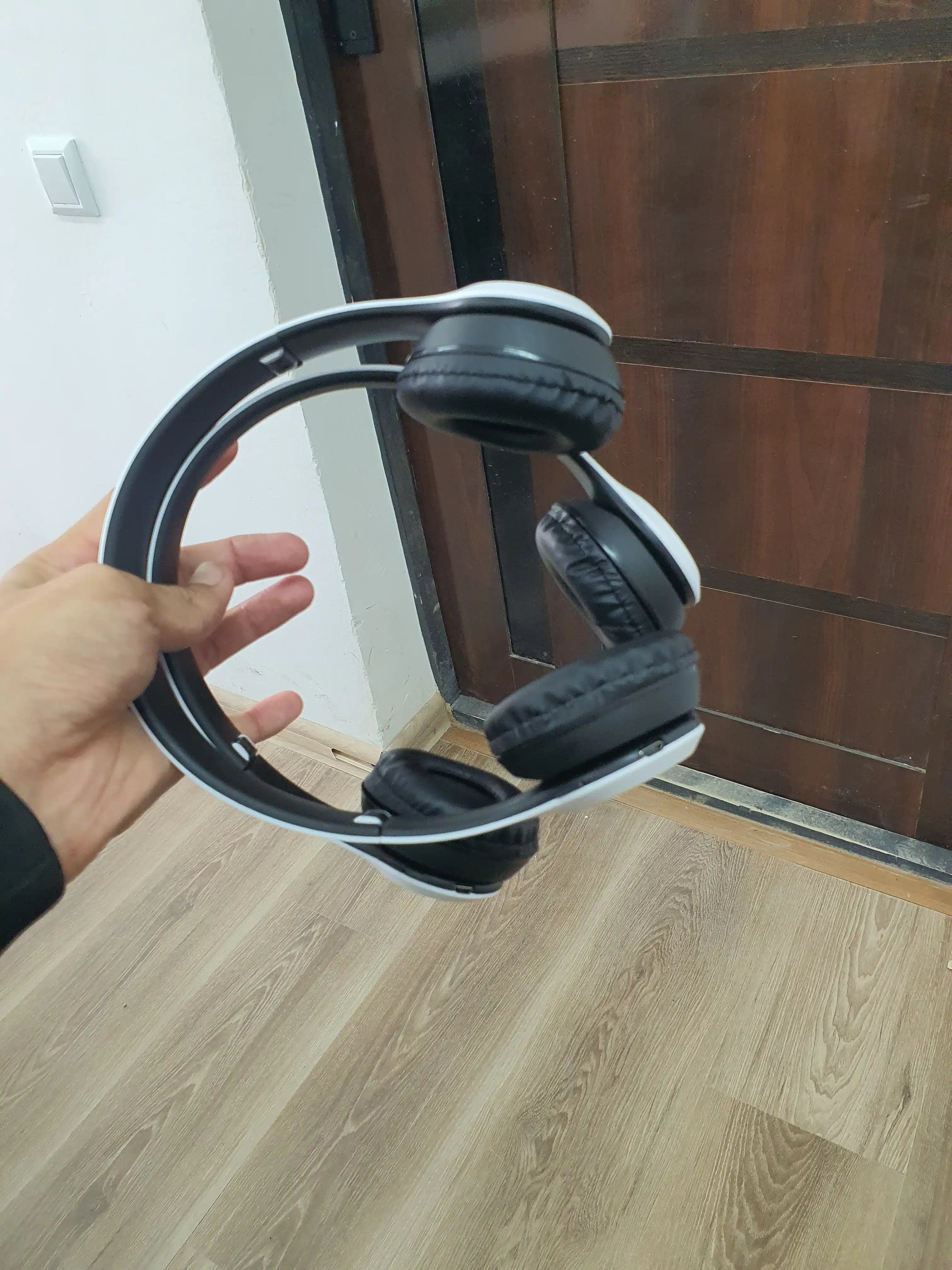 Simsiz Bluetooth quloqchinlar P47, mikrofon, radio va fleshka uyasi bilan