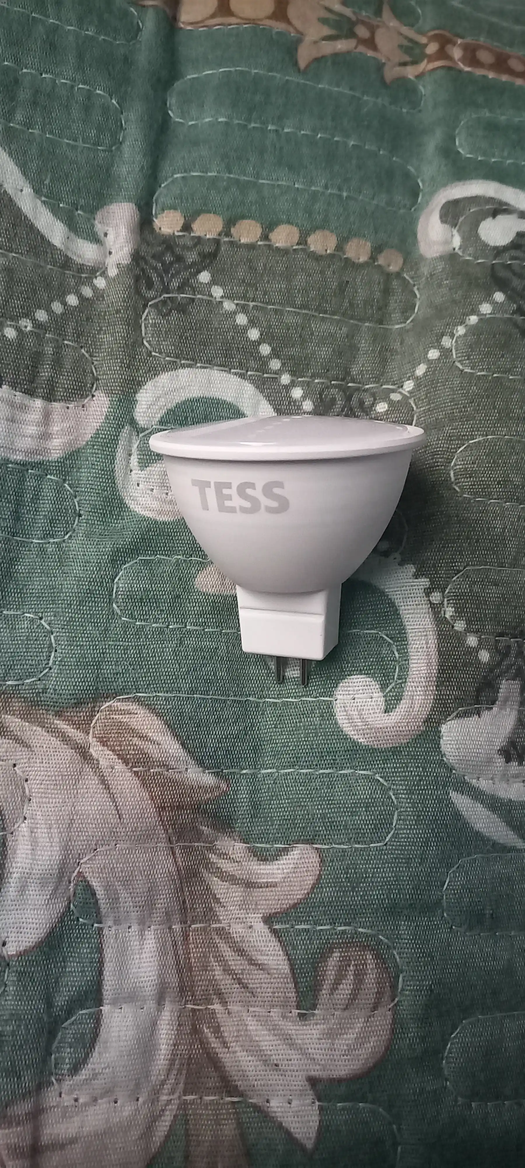 TESS LED lampa 7W GU5.3  3 yorug'lik rejimi, A+ energiya tejamkor, 80Ra rang berish