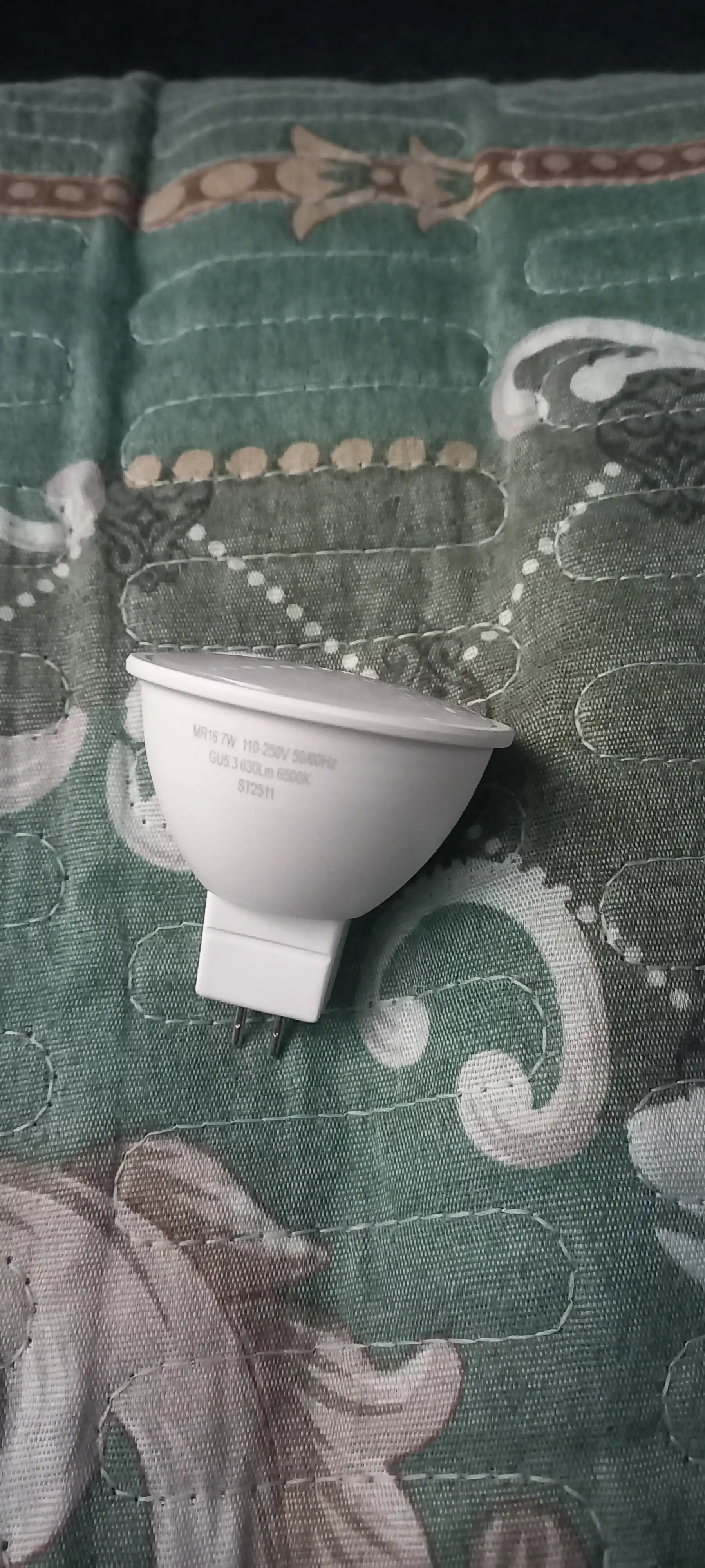 TESS LED lampa 7W GU5.3  3 yorug'lik rejimi, A+ energiya tejamkor, 80Ra rang berish