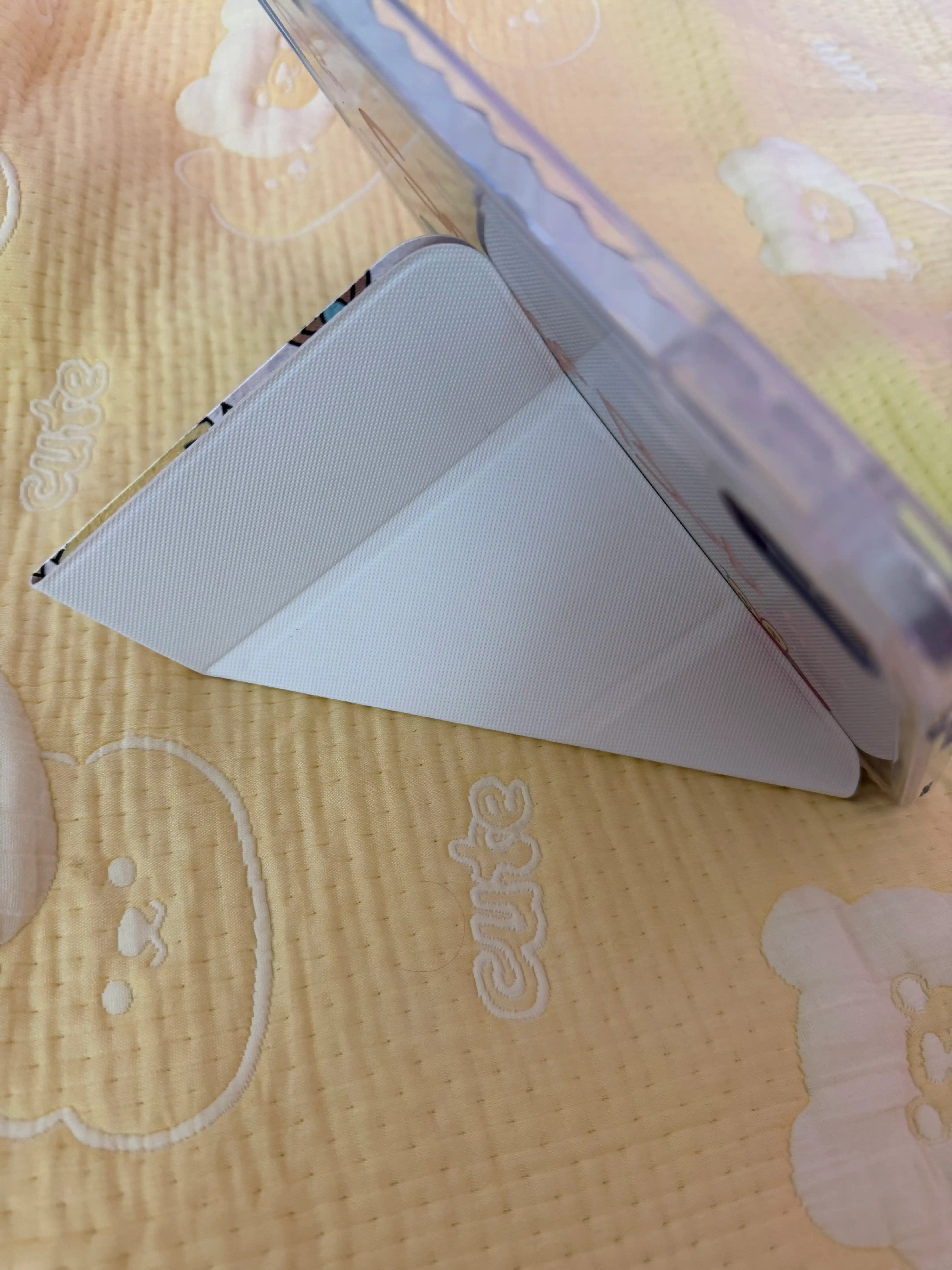 IPad 11 (A16) uchun buklanadigan g‘ilof (ruchka joyi bilan)