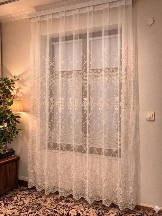 Tyul parda kashtali, nafis gulli, yengil va shaffof, bo‘yi 280 sm