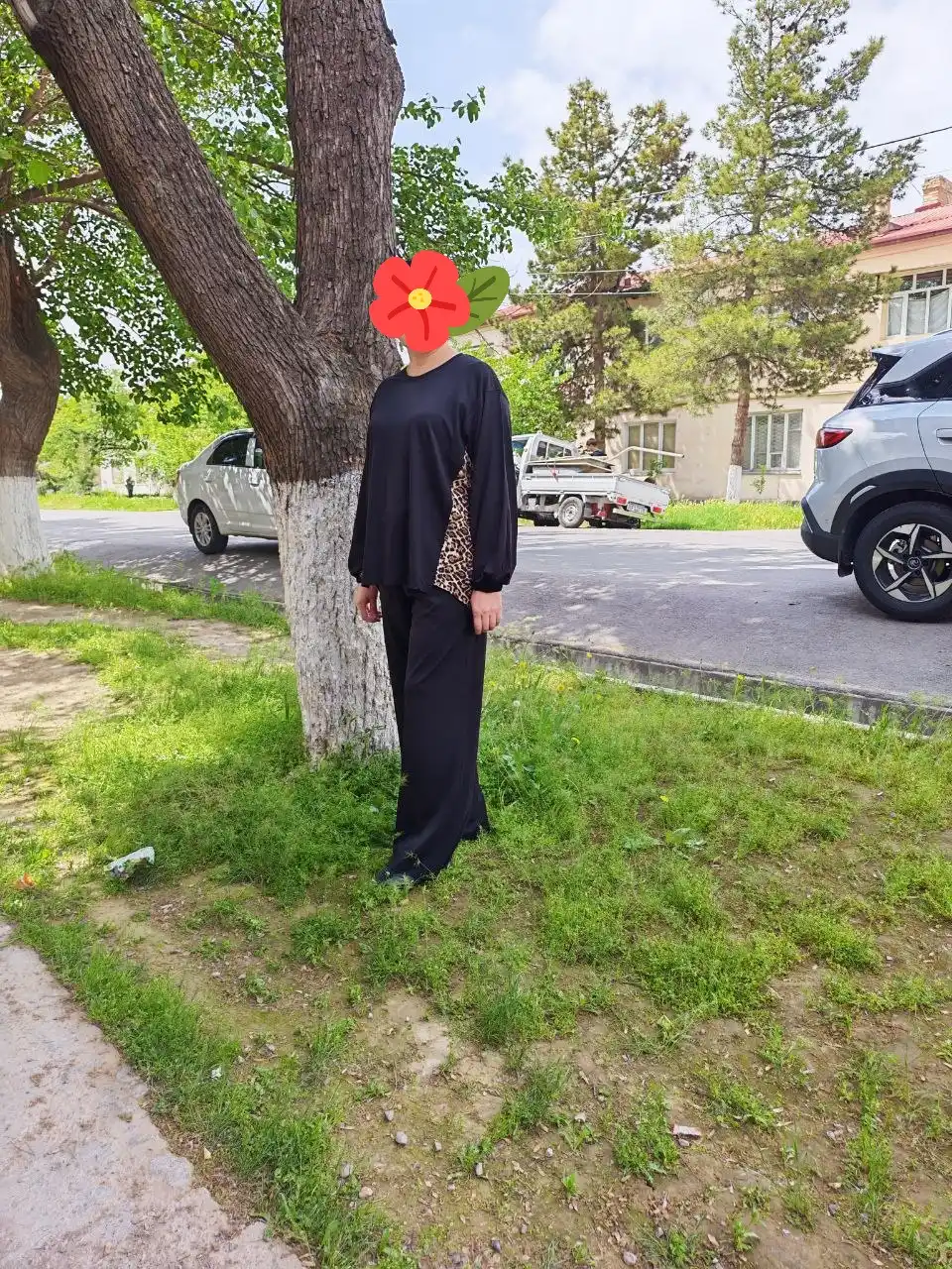Ayollar kostyumi, ikkilik, katta o‘lchamli, yumaloq yoqa, NORA