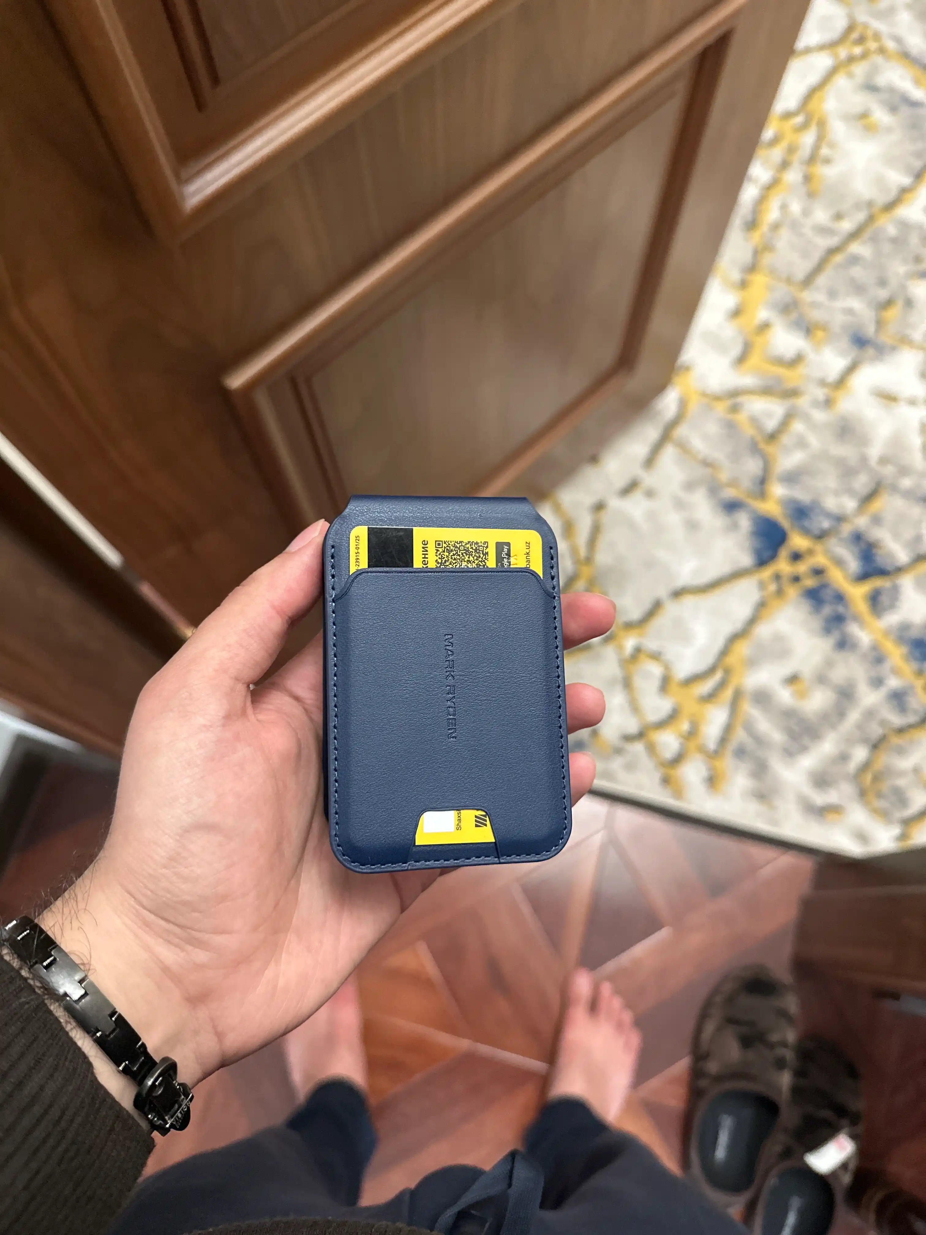 Кардхолдер Mark Ryden MR21 MagSafe для iPhone с RFID защитой
