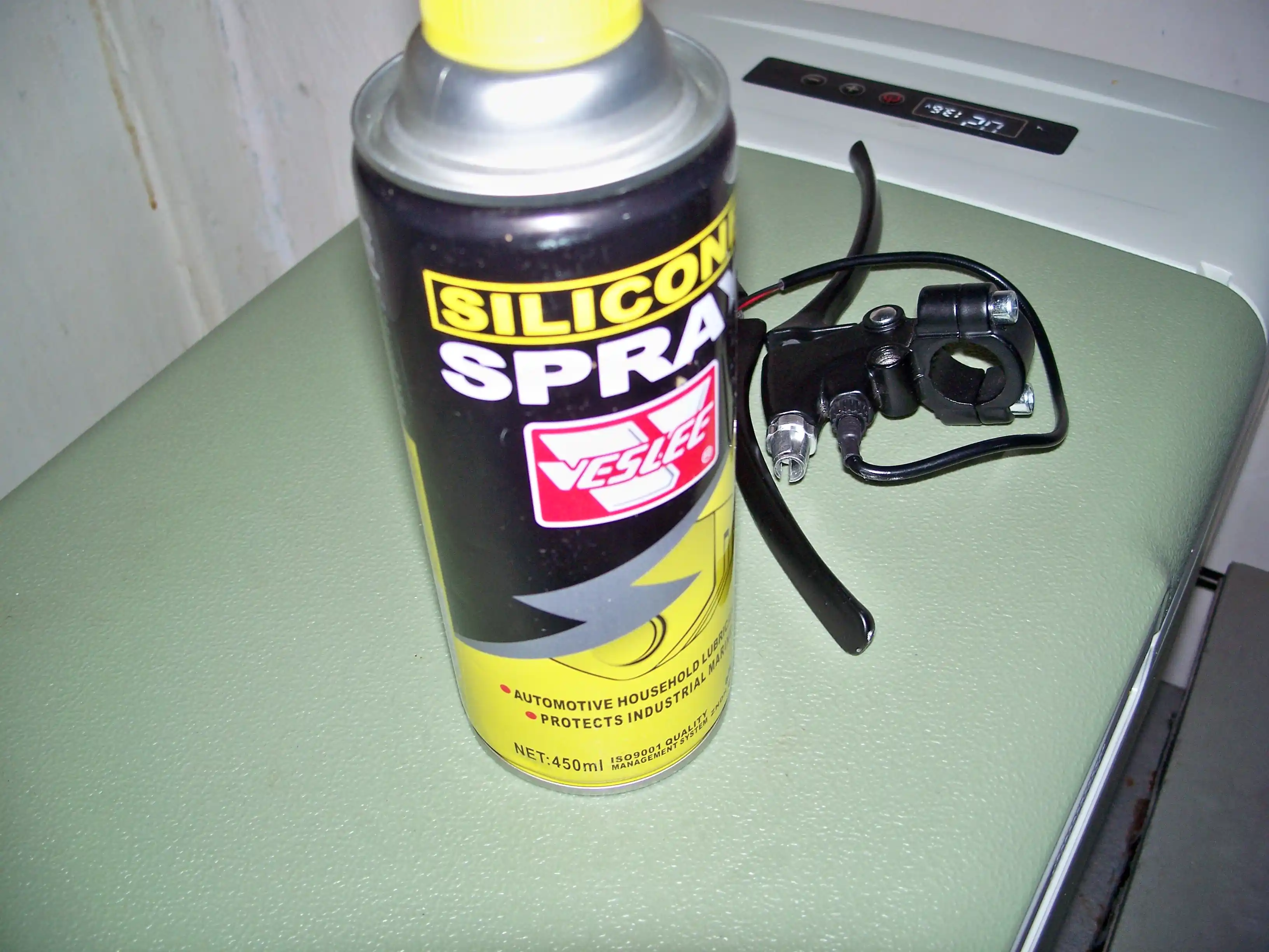 Avtomobil uchun silikon moylash aerozol spreyi, 450 ml