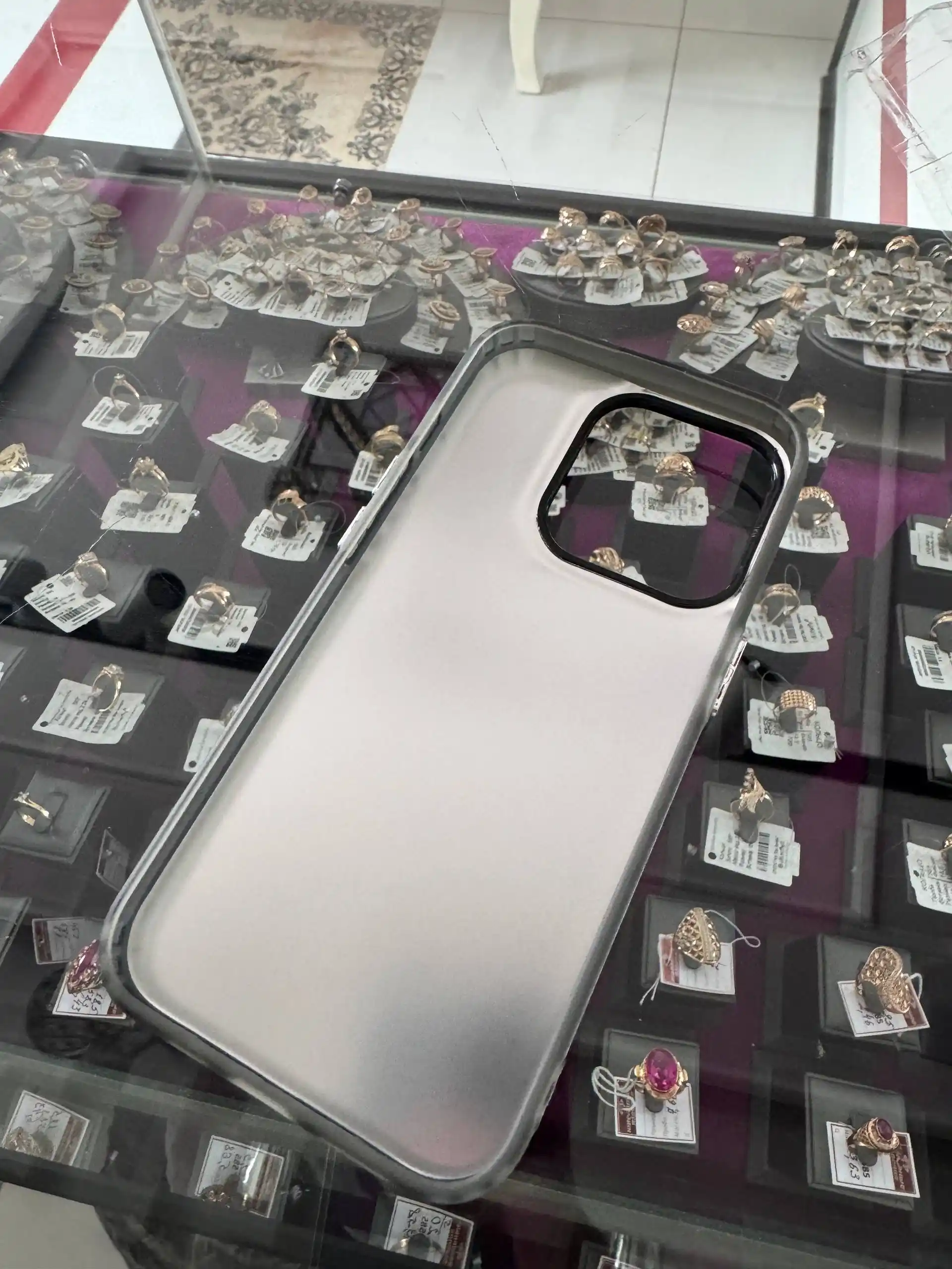 G‘ilof iPhone 13, 14, 15, 16, Pro, Pro Max, rangli, silikon