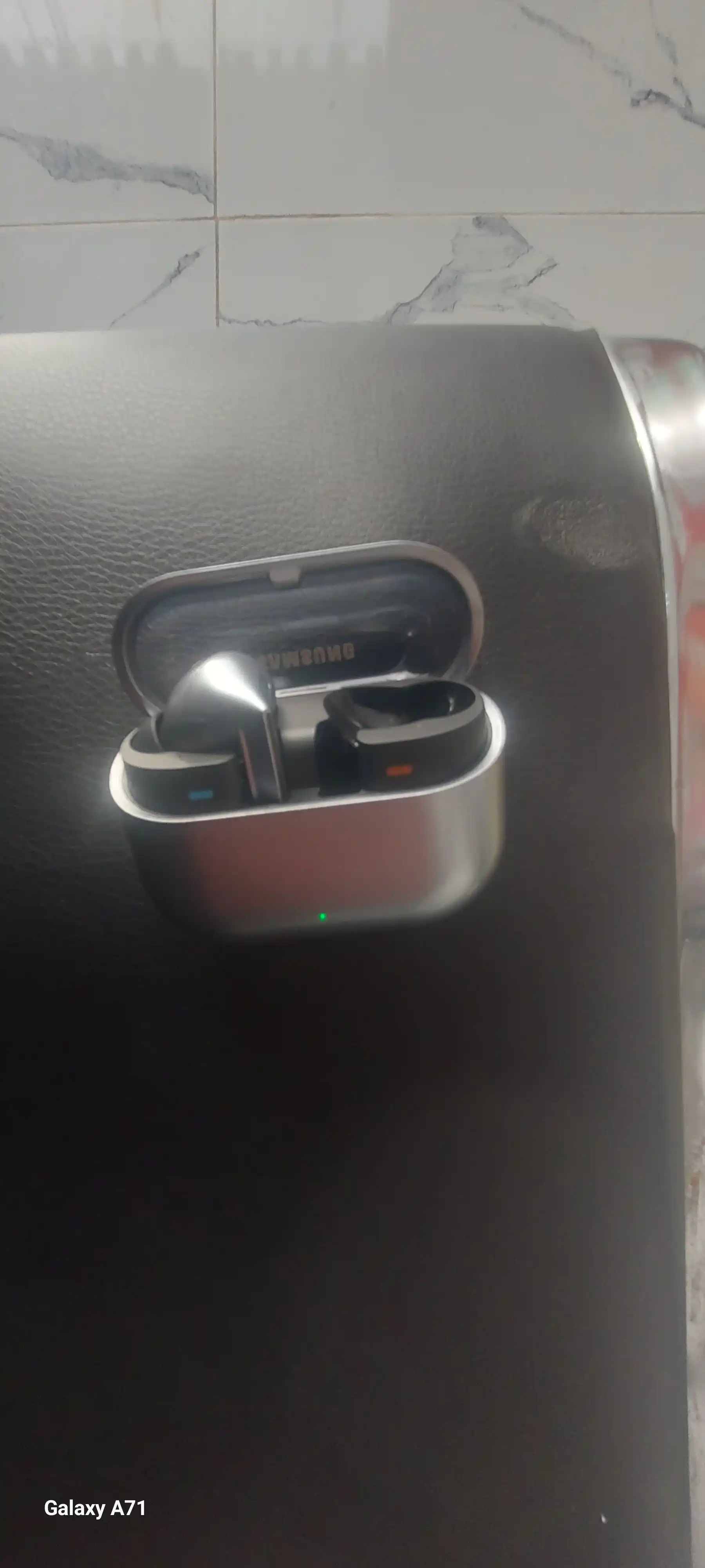Galaxy Buds simsiz quloqchinlari