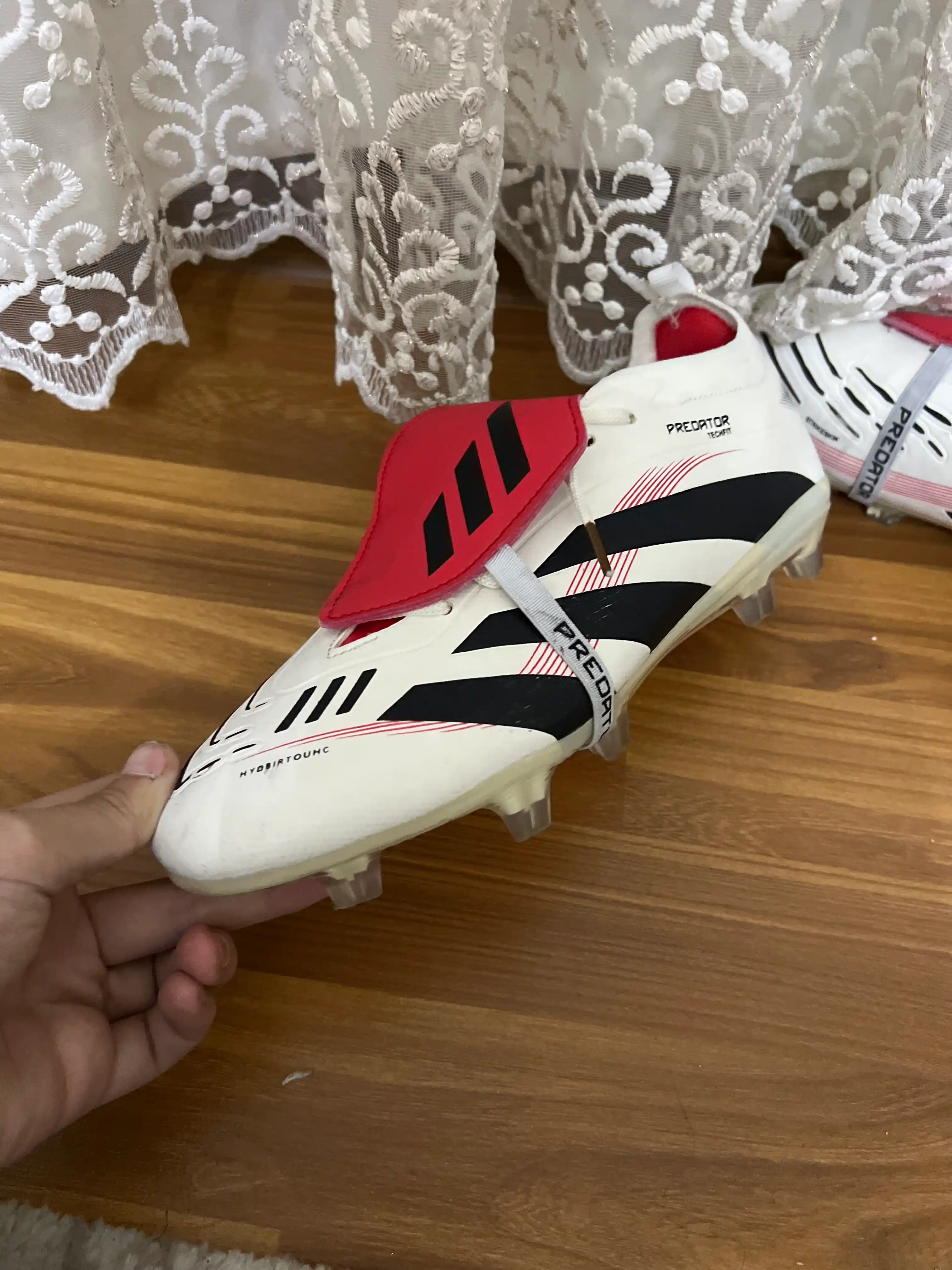 F50 va Predator futbol butsalari va sorokonojkalari, erkaklar va bolalar uchun