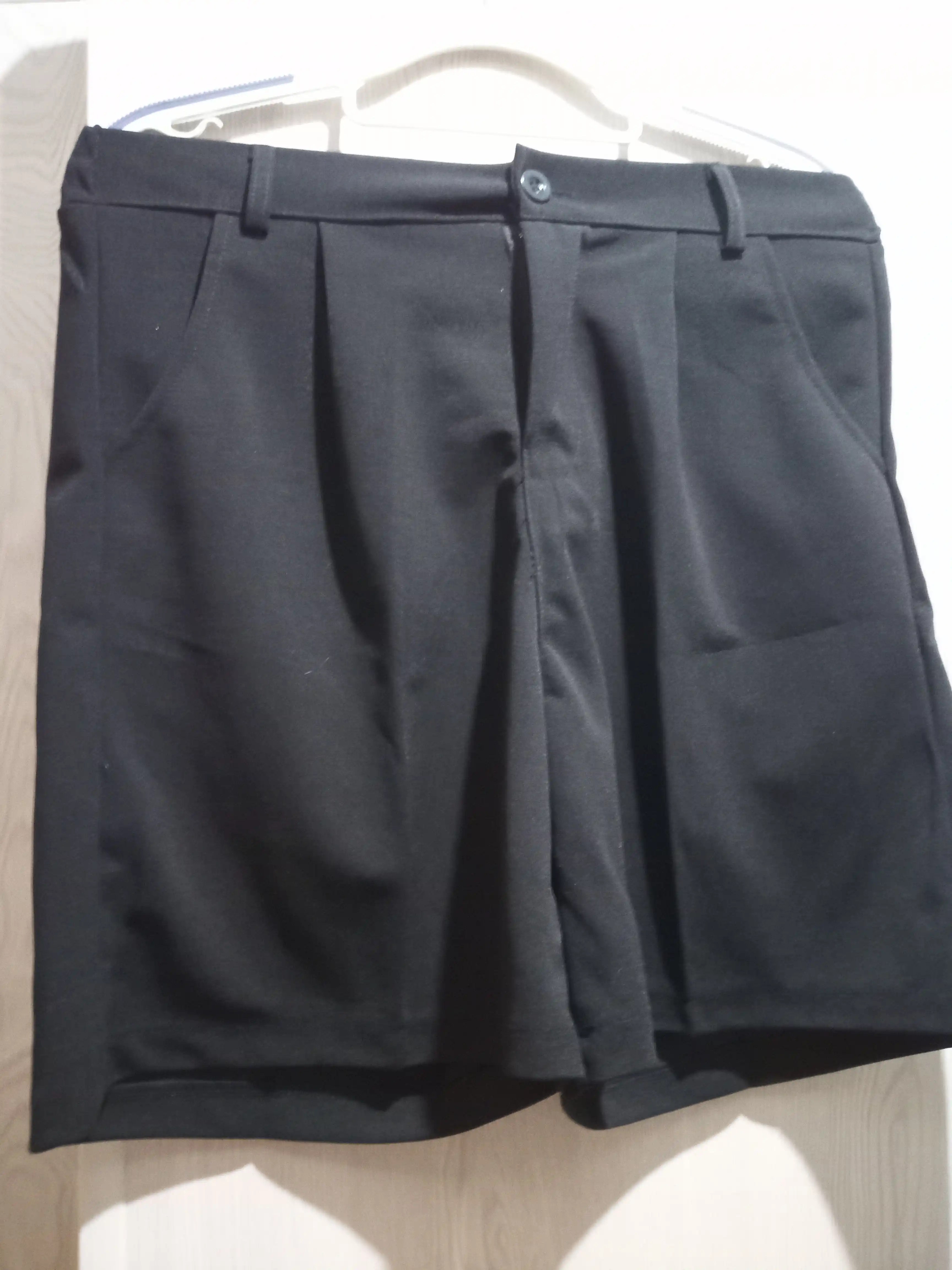 Ayollar uchun bermuda shortiklar, baland bel, erkin fason, yozgi