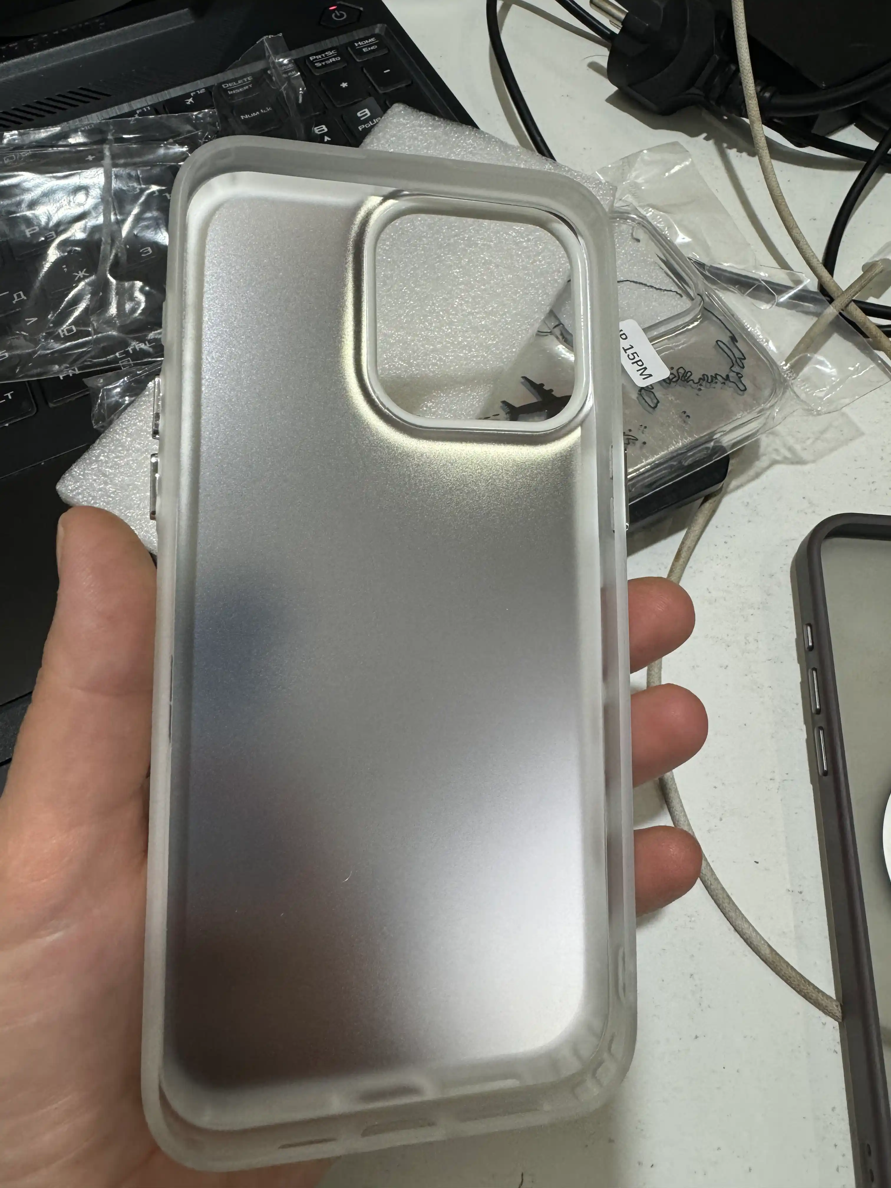 G‘ilof iPhone 13, 14, 15, 16, Pro, Pro Max, rangli, silikon