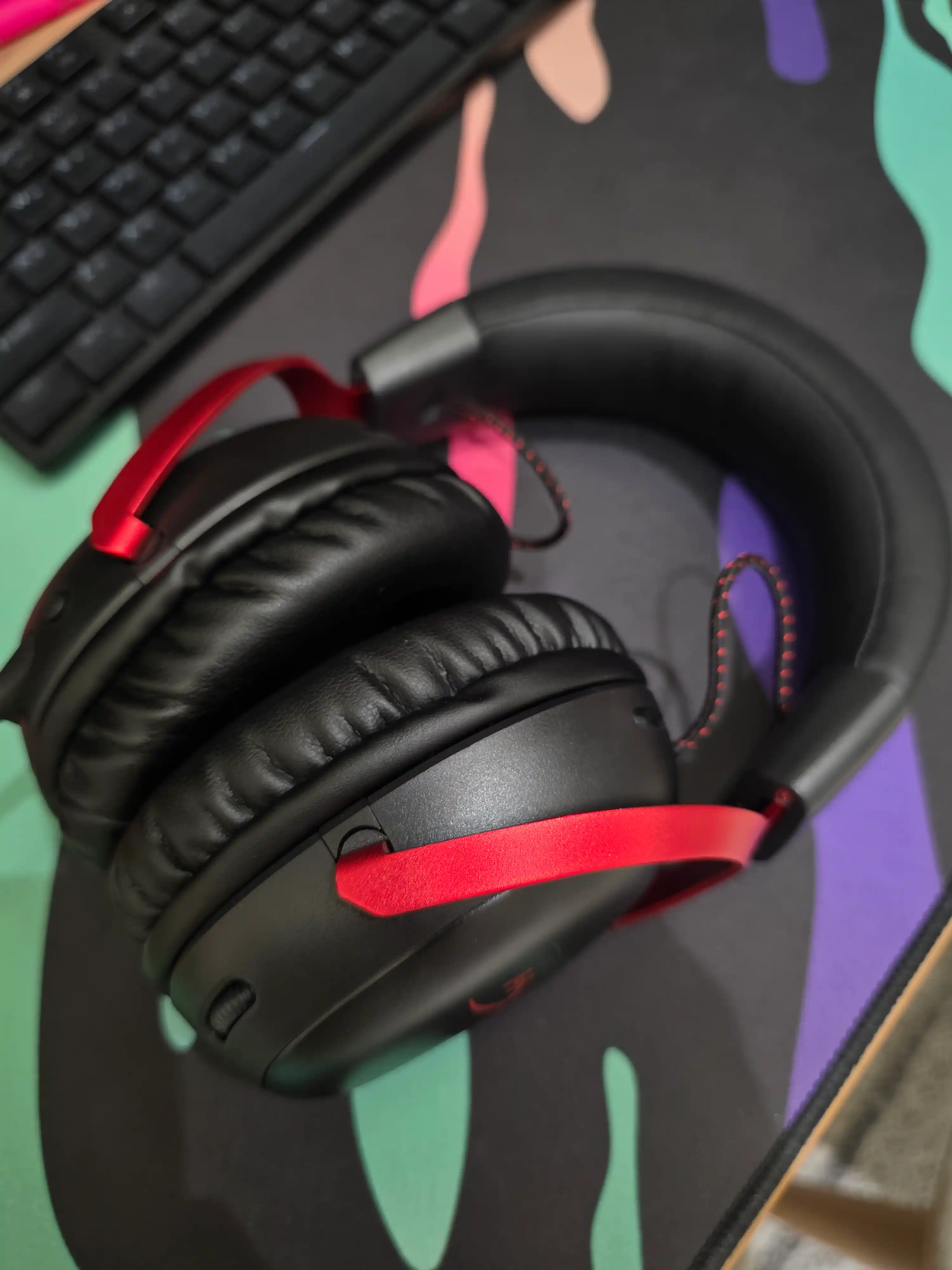 Oyin simli quloqchinlari HyperX Cloud III 7.1, oyin eshitish vositasi