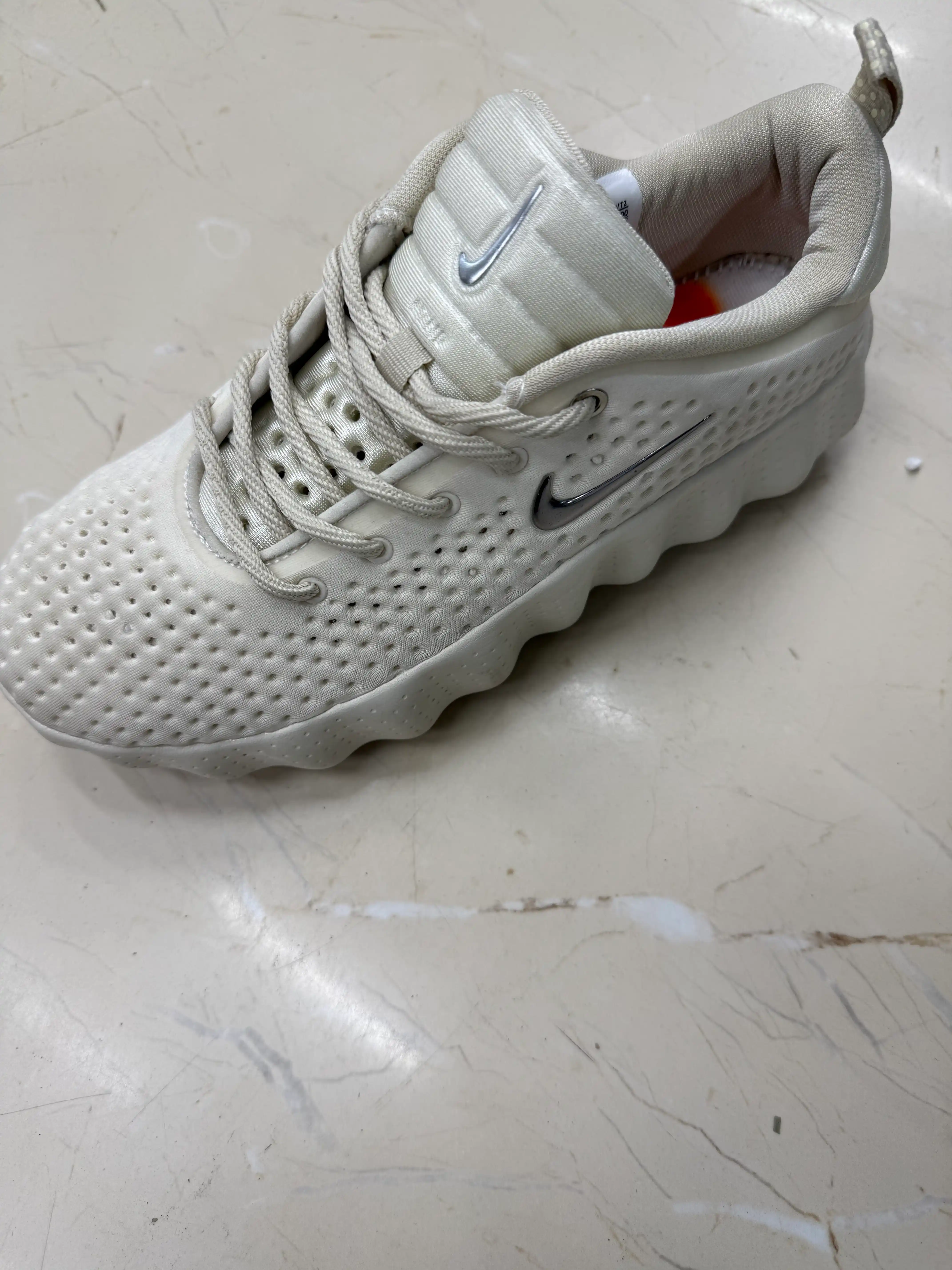 Nike Кроссовки Mind 002 — инновационный комфорт