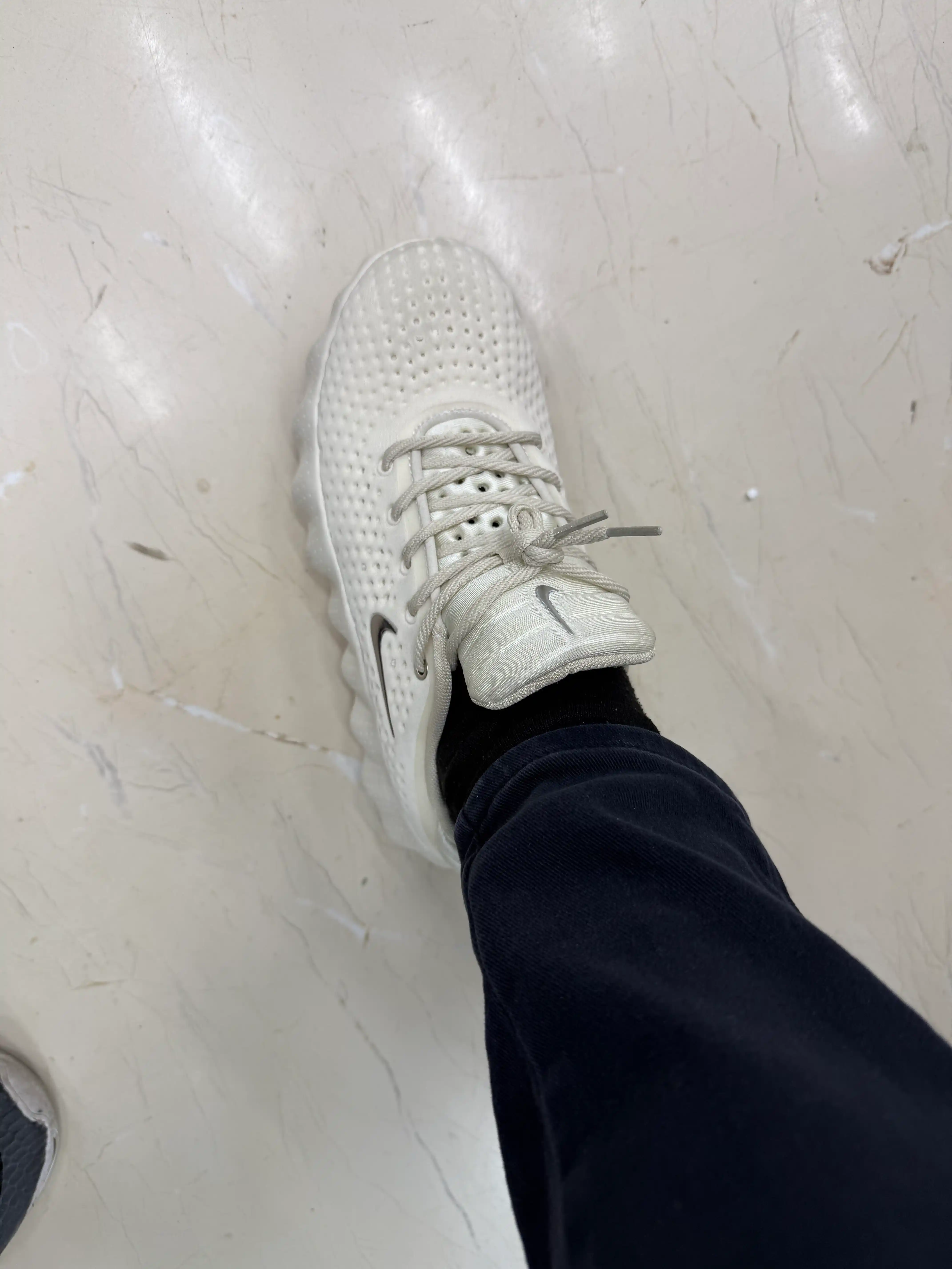 Nike Кроссовки Mind 002 — инновационный комфорт