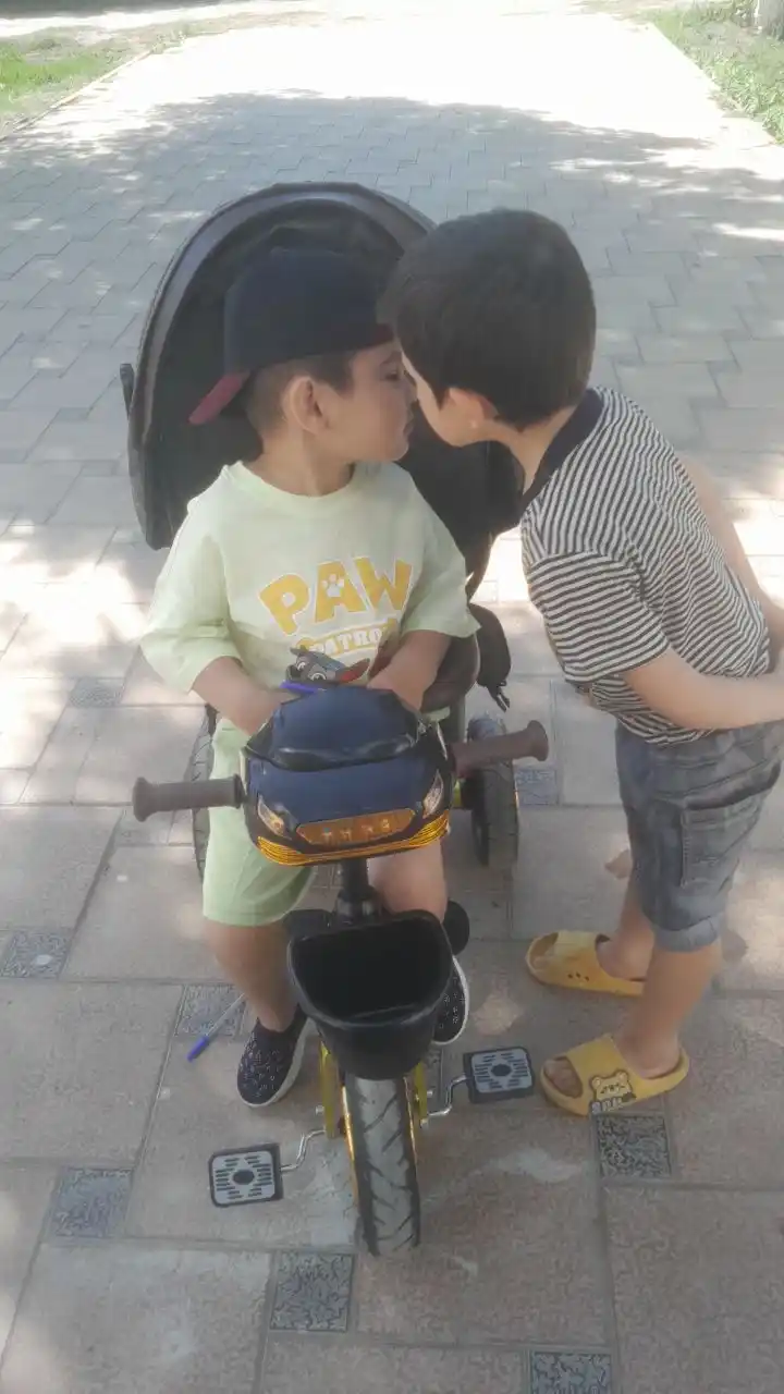 Bolalar velosiped-kolyaska 360°, 1-6 yosh, musiqa va yorug‘lik, 50 kg gacha
