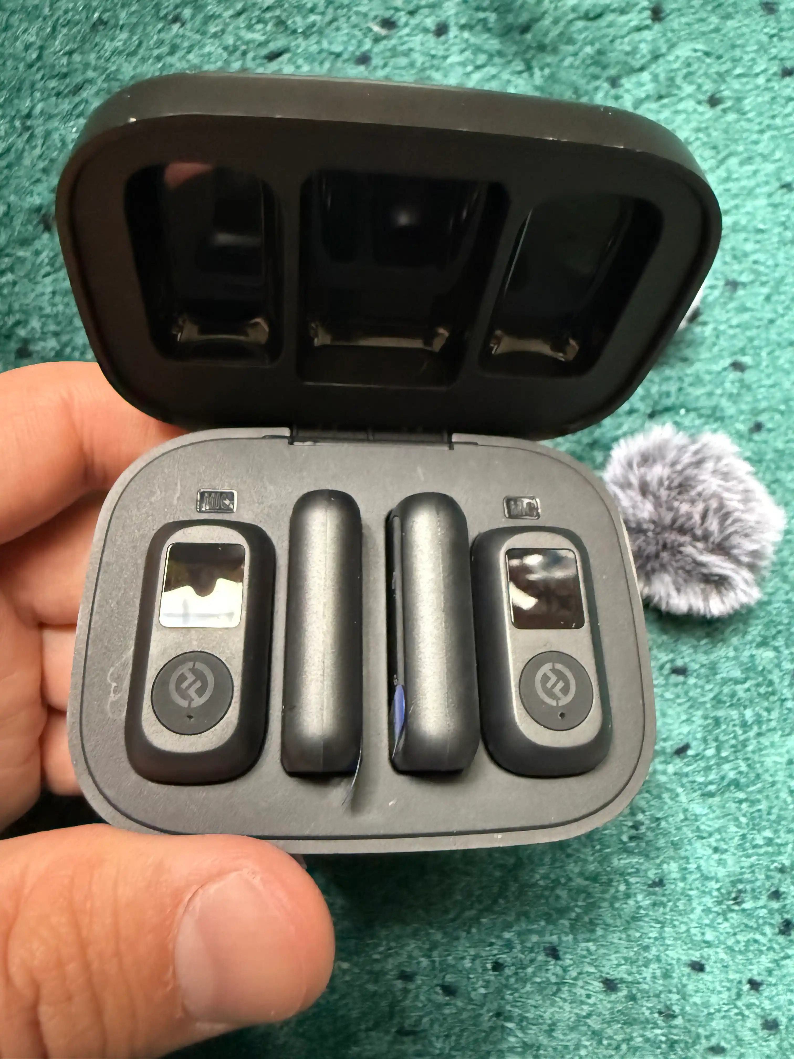 Hoollyland Larkk A1 Simsiz Mikrofon To‘plami – Lightning va Type-C