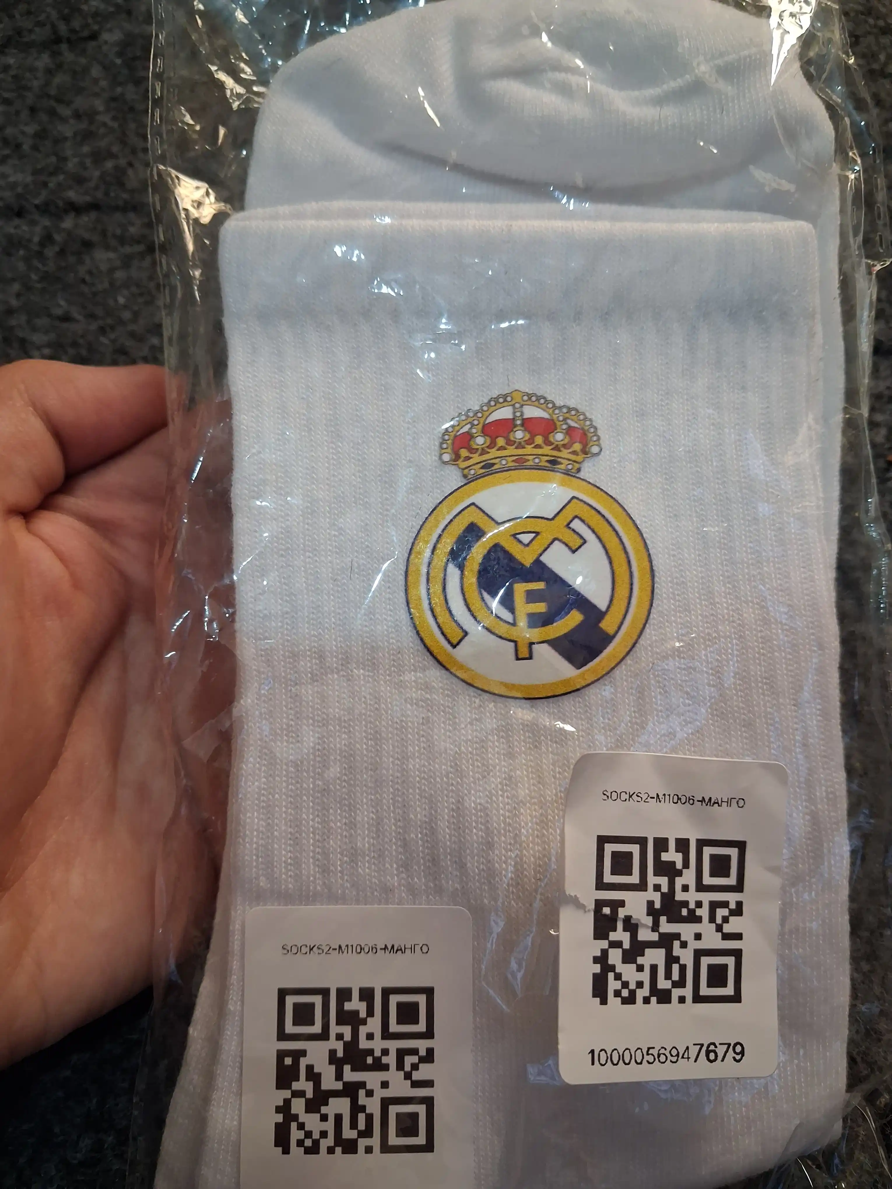Futbol jamoalari printi bilan sport paypoqlari