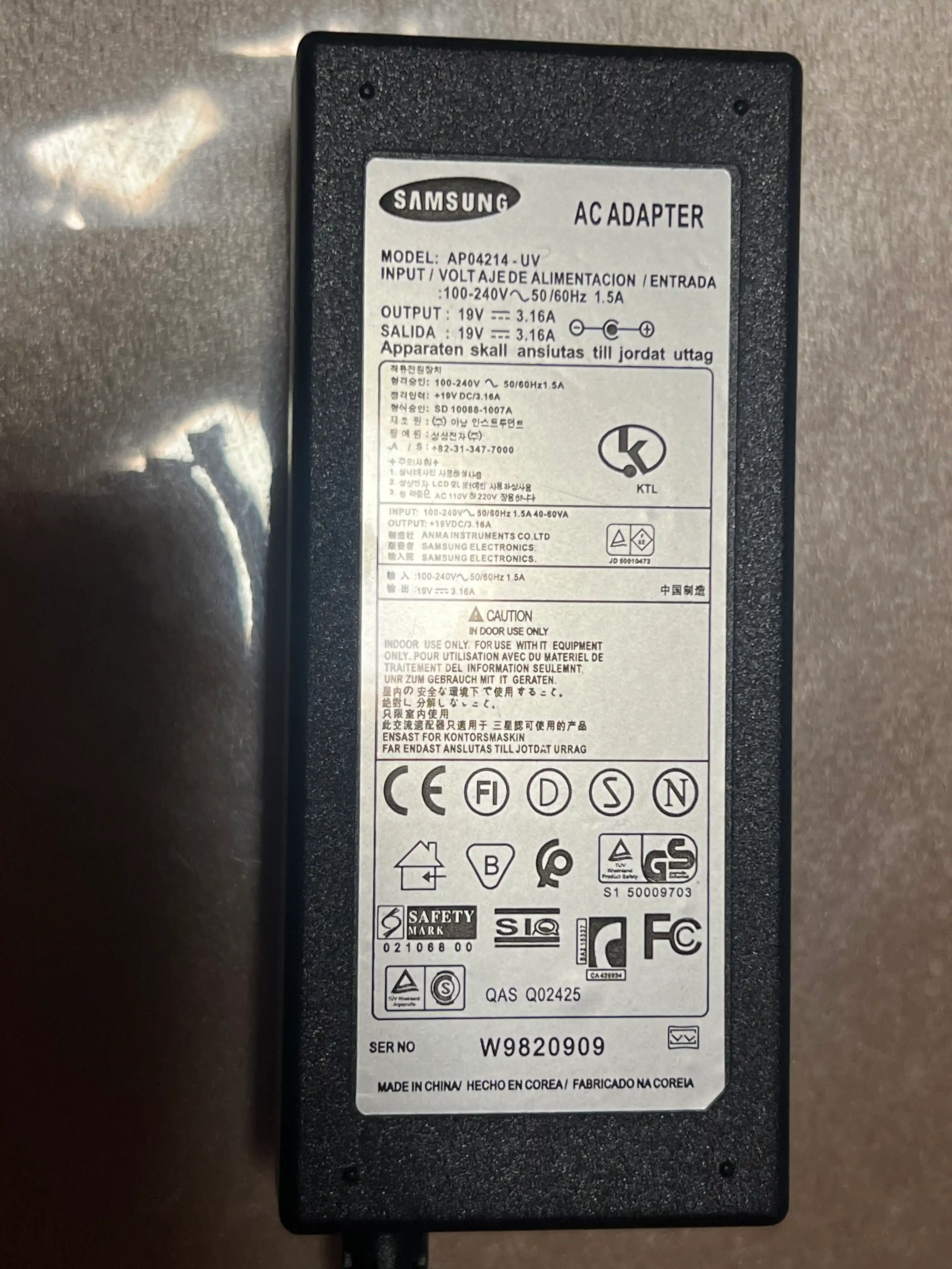 Зарядка для ноутбука Samsung 19V 3.16A 60W, блок питания