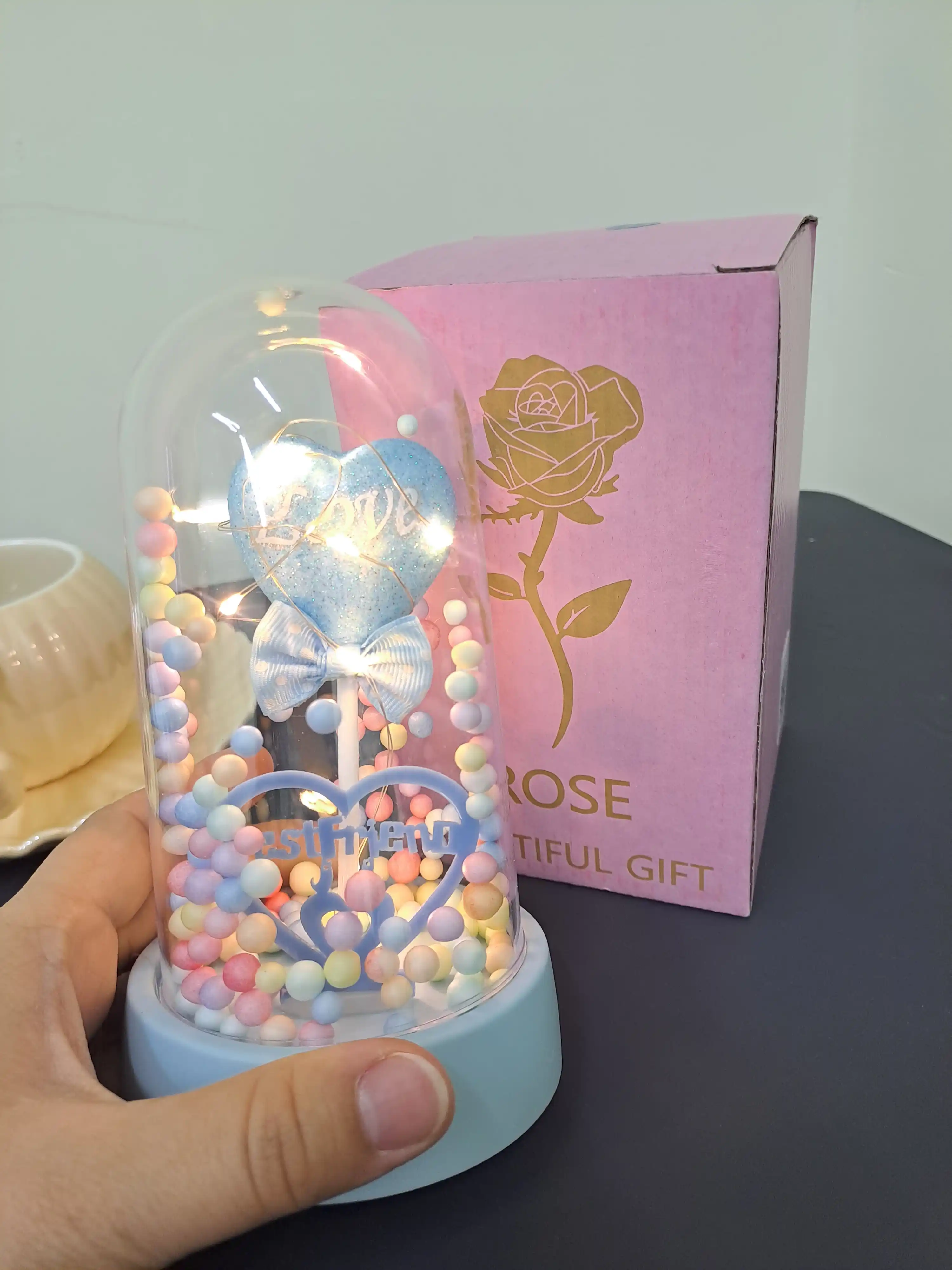 Tungi chiroq “LOVE” – shisha gumbazda, LED, romantik sovg‘a va bezak