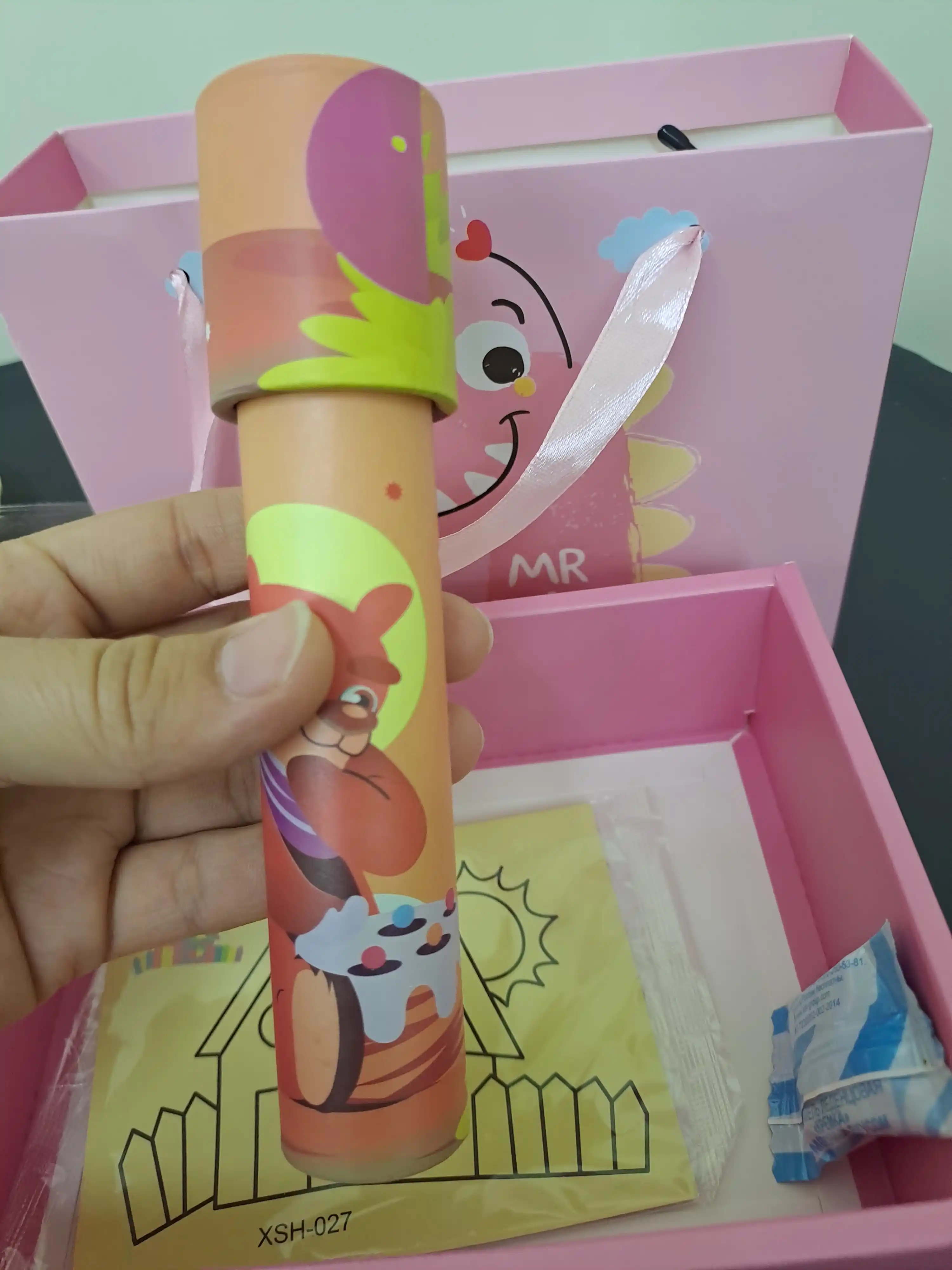 Bolalar uchun sovg‘a boks — o‘g‘il va qizlar uchun kanselyariya va aksessuarlar to‘plami