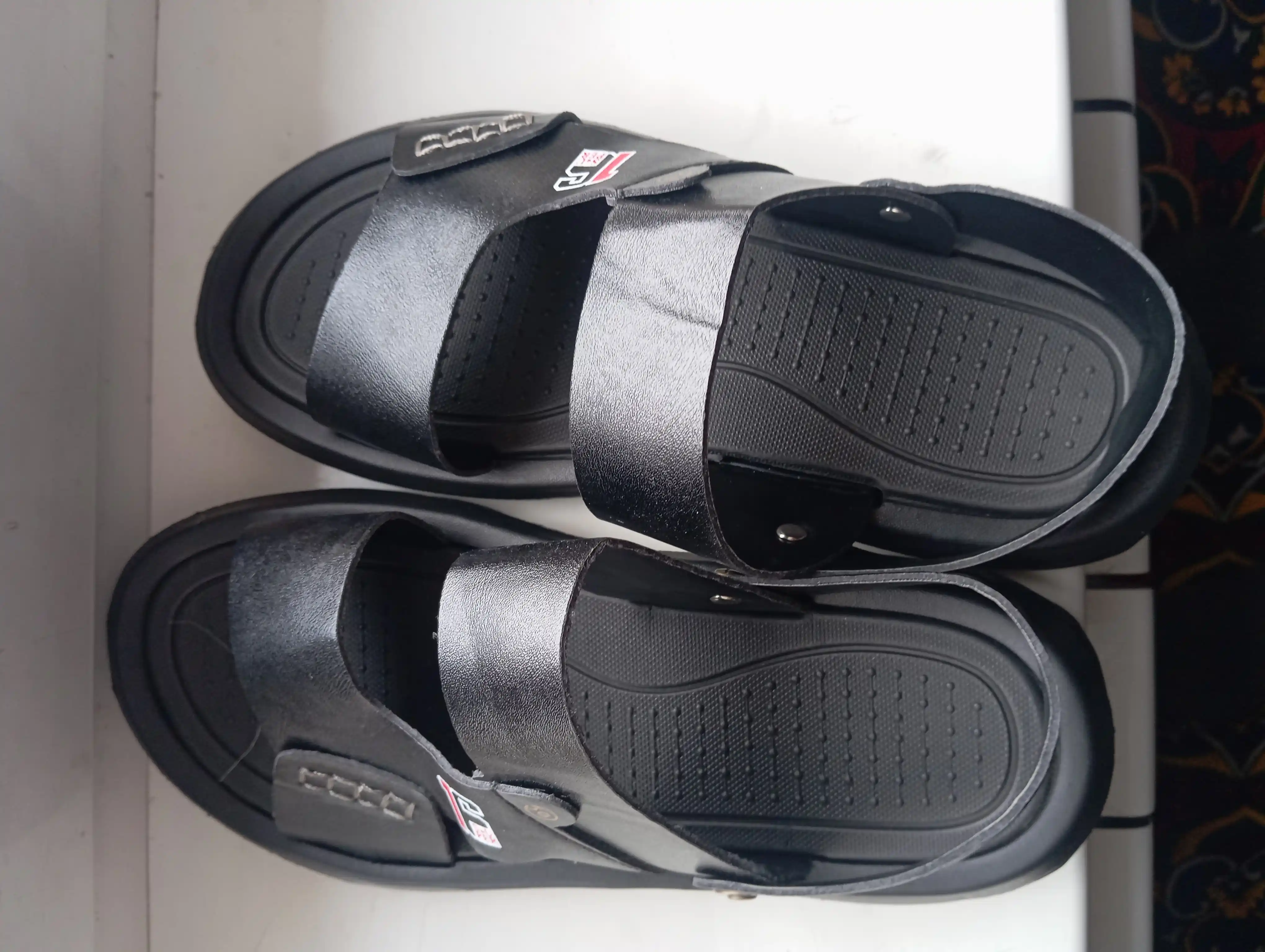 Erkaklar uchun yozgi sandal, orqa tasmali, qulay, sirpanmaydigan tagcharmli