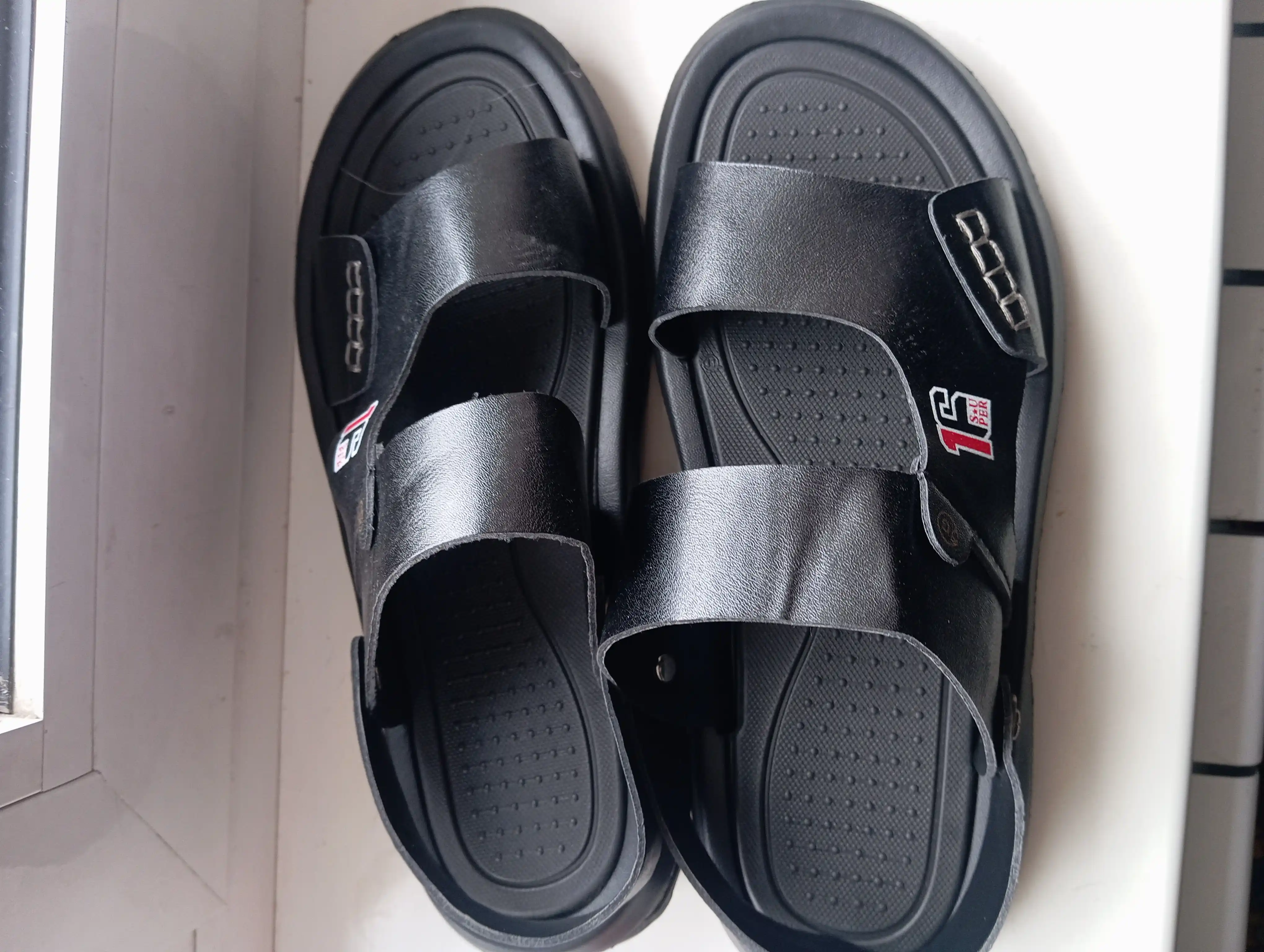 Erkaklar uchun yozgi sandal, orqa tasmali, qulay, sirpanmaydigan tagcharmli