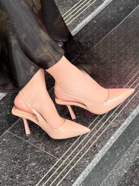 Ayollar uchun tor uchli 6 sm uzunlikdagi stiletto sandallari, eko-charm, zamonaviy, nafis - 