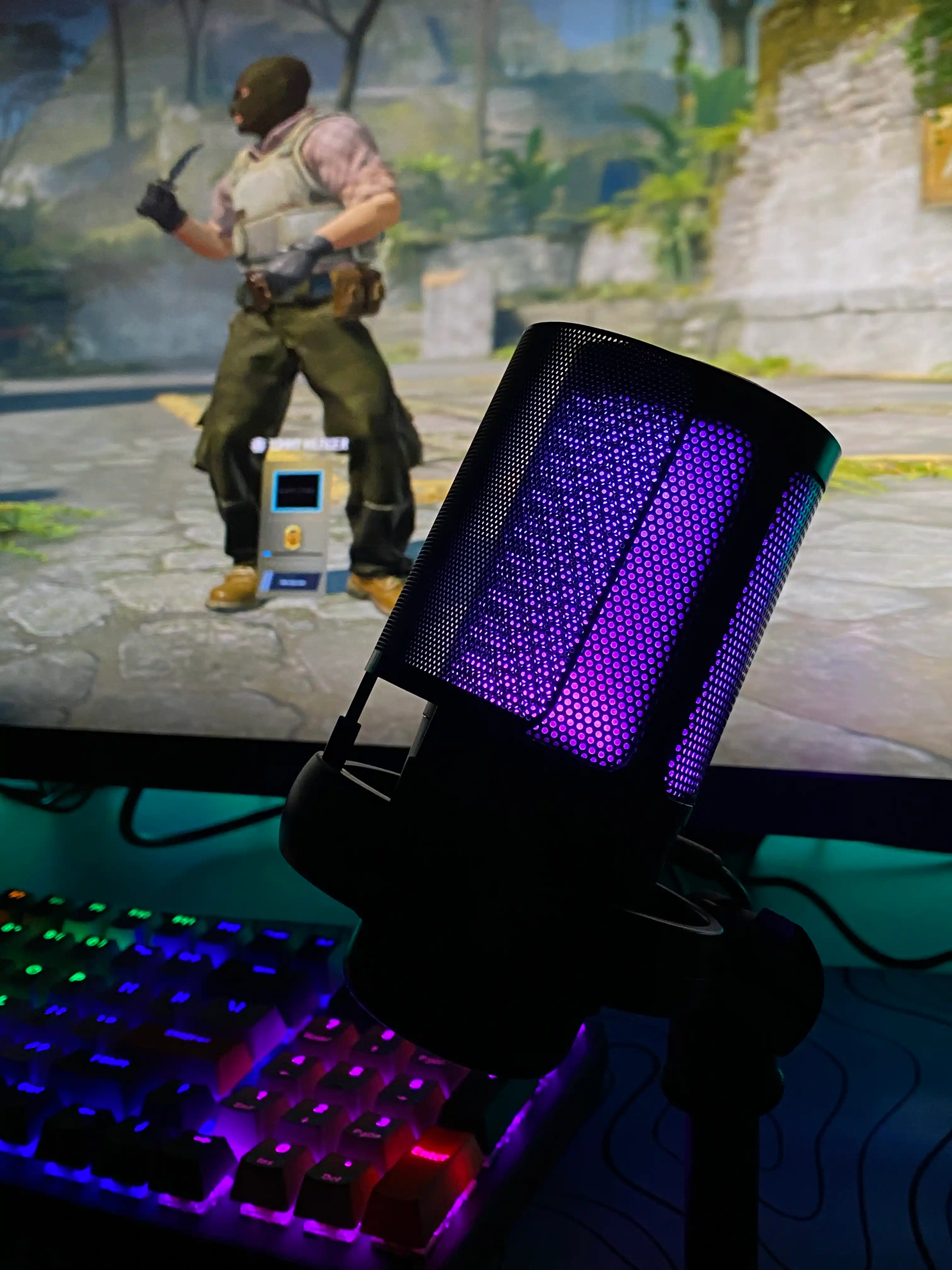 O'yin uchun kondensatorli RGB mikrofon ME6S, pop-filtr va stend bilan