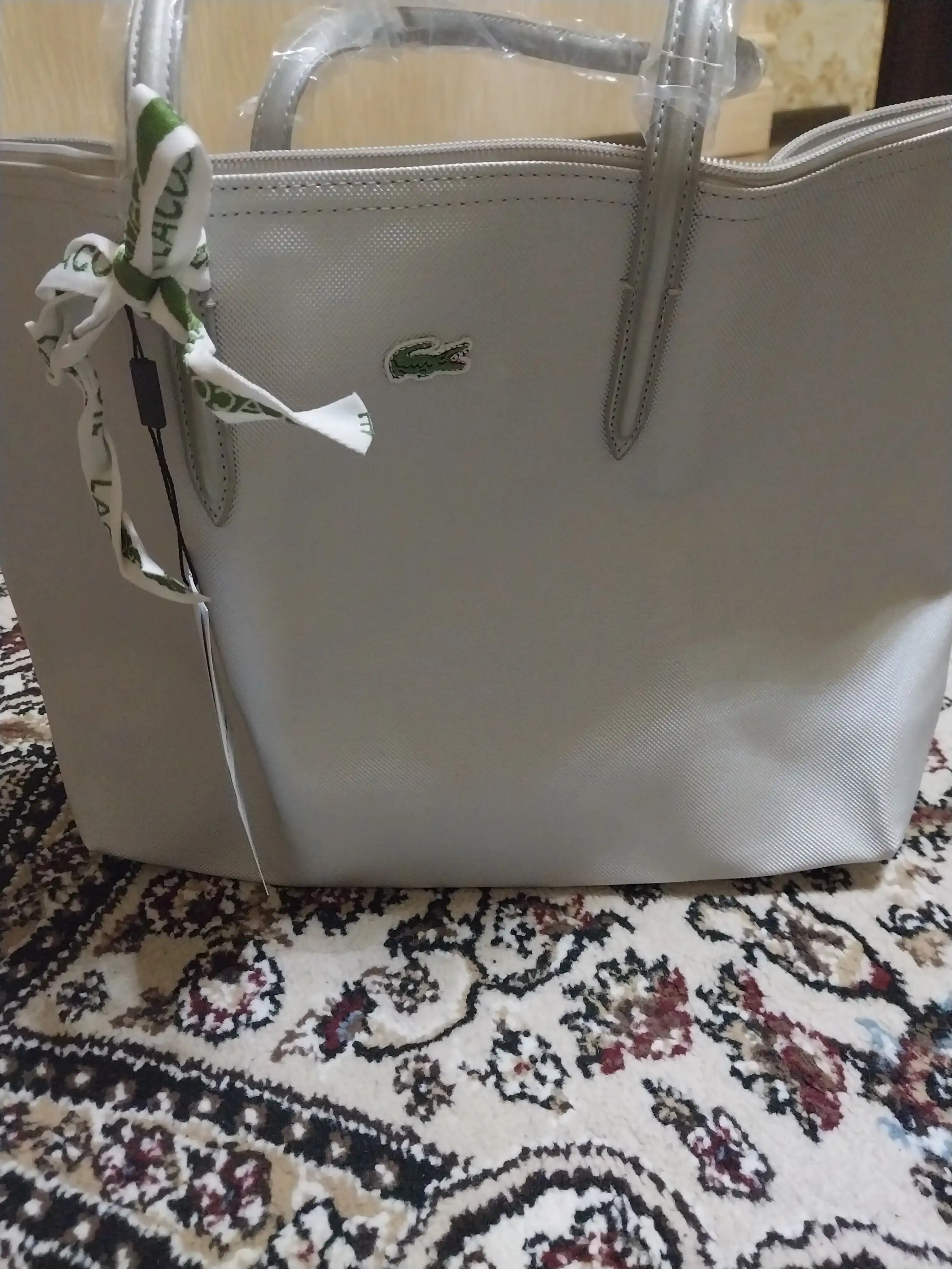 Lacoste uslubidagi ayollar sumkasi