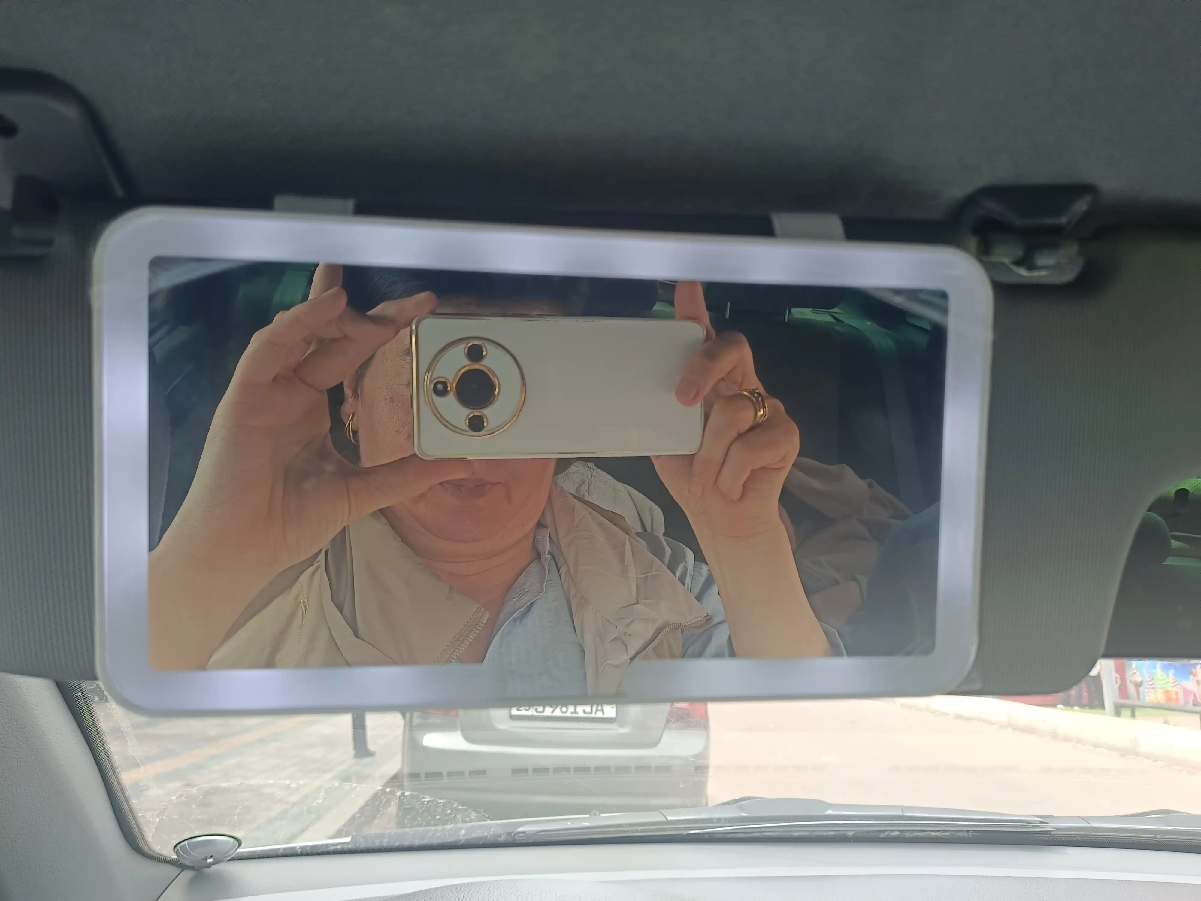 Avtomobil soyabon ko‘zgusi, LED yoritgichli pardoz ko‘zgusi, ayollar uchun ko'zgu