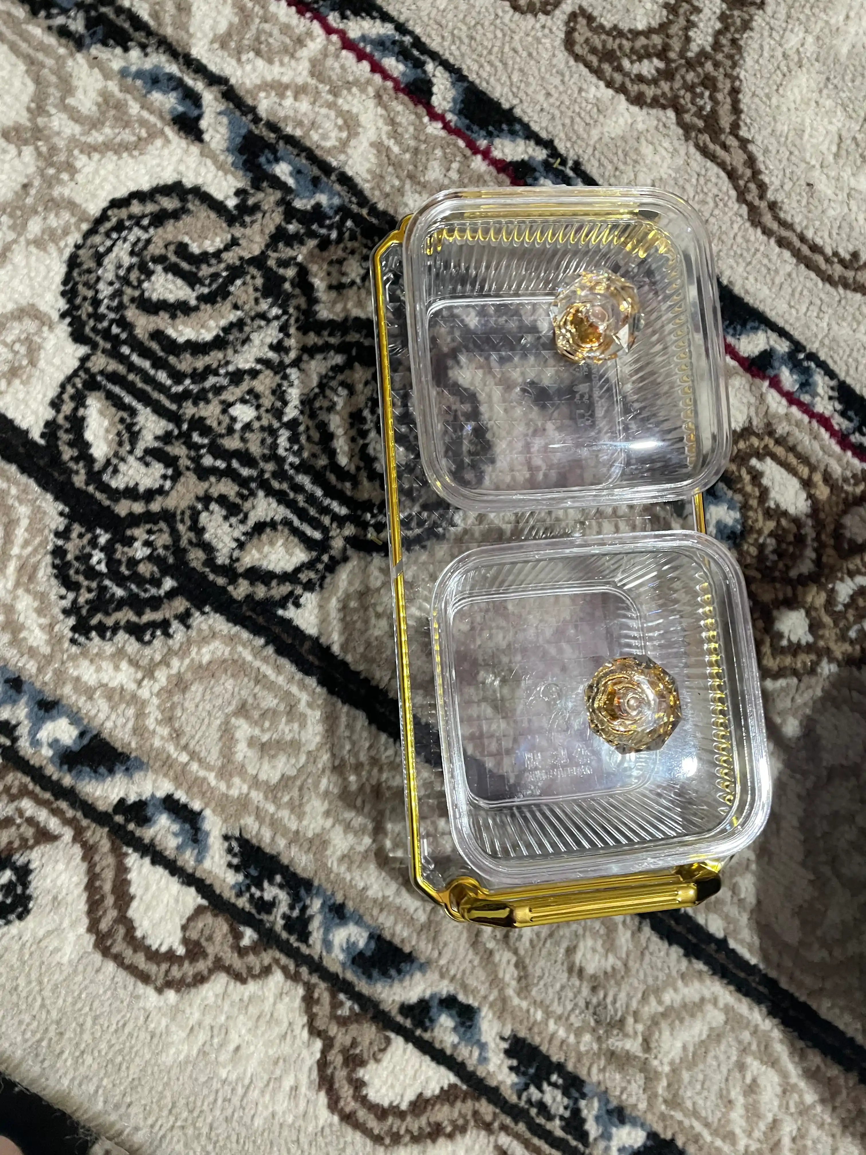Quritilgan mevalar, yong'oq va shirinliklar uchun akril qopqoqli va patnisli akril idishl