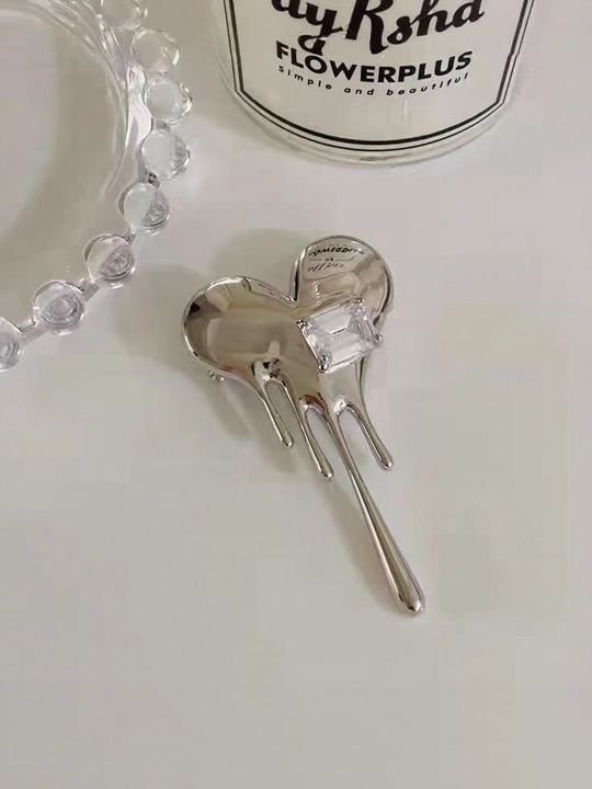 Броши