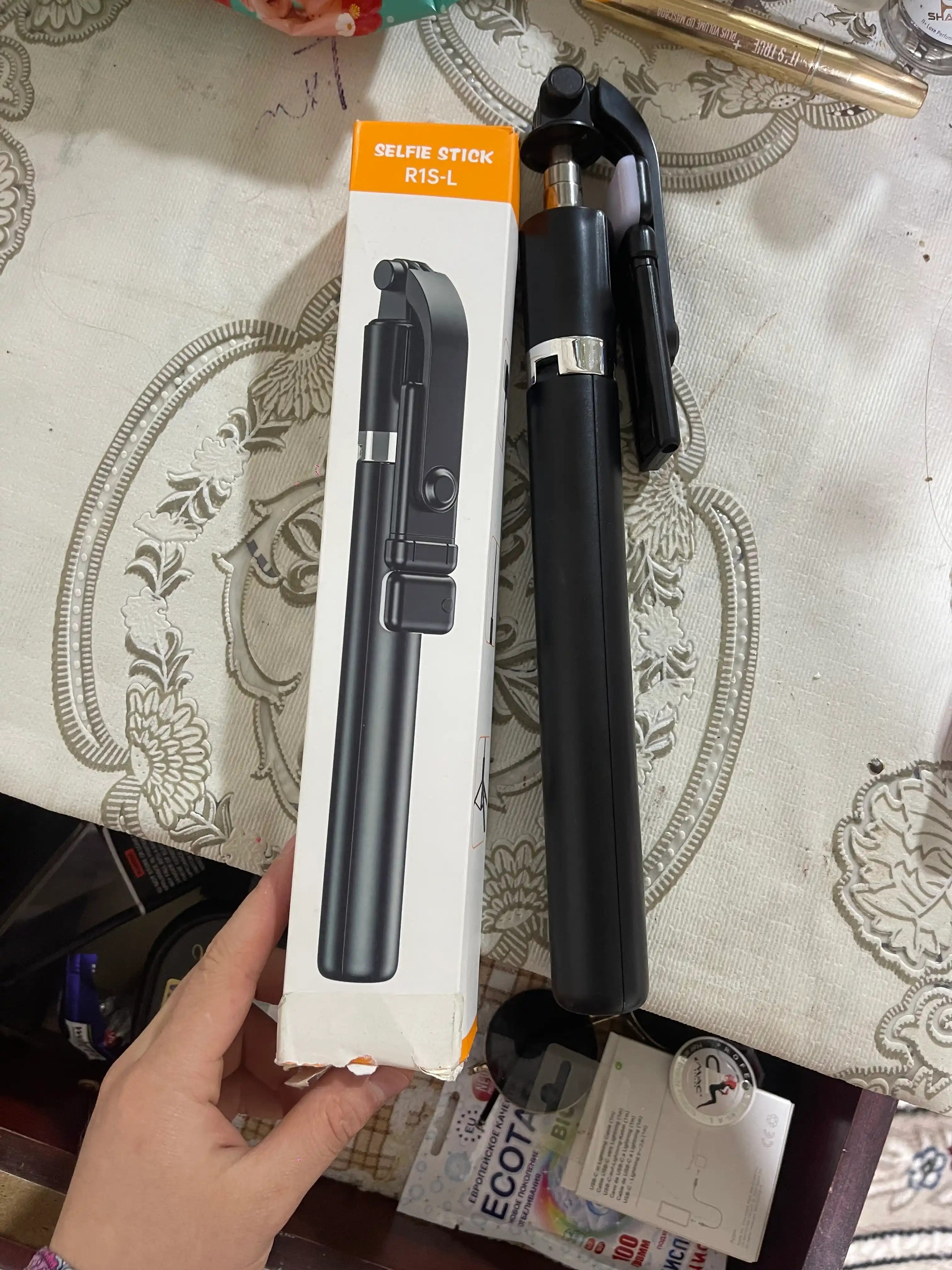 Telefon uchun shtativ, selfi uchun monopodi, Bluetooth pulti va chiroq bilan, 170 sm