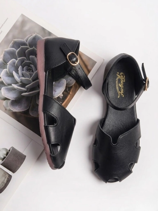Ayollar uchun oyoq kiyimlar, yozgi basanojka, eko teri, qulay sandal, 36-40 размер