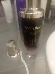 Farmstay toner yuz uchun ajinlarga qarshi fito-ildiz hujayrali, lifting va parvarish
